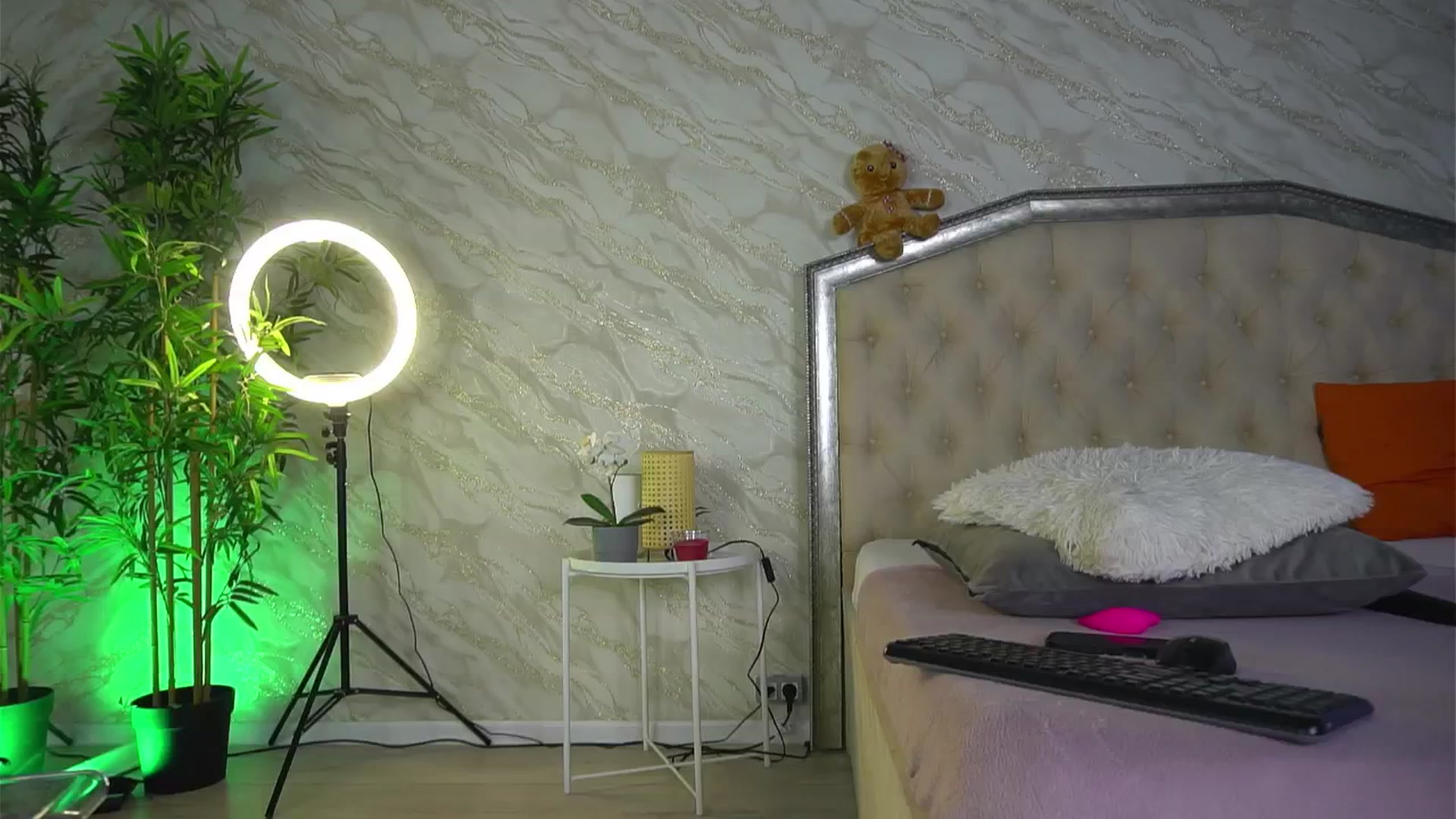 Gallery image thumbnail from KatelynSparks's myfreecams stream on, 03/12/2026, 14:35 image 8 of 20