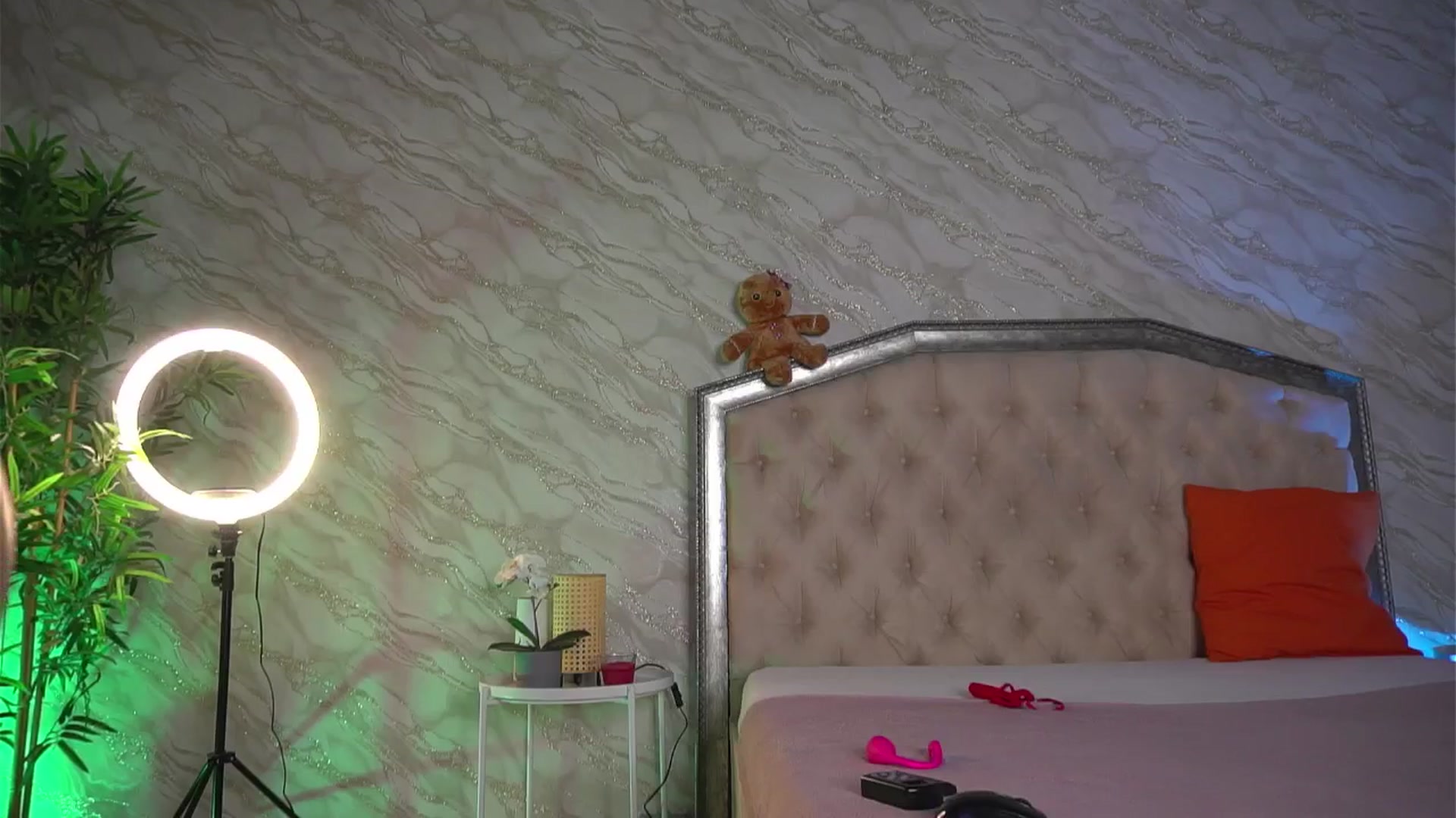 Gallery image thumbnail from KatelynSparks's myfreecams stream on, 03/14/2026, 12:37 image 14 of 20