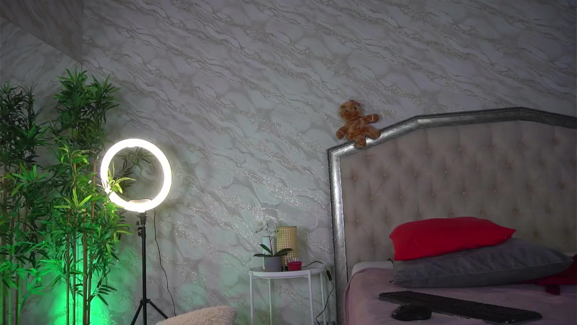 Gallery image thumbnail from KatelynSparks's myfreecams stream on, 03/25/2026, 11:56 image 14 of 20