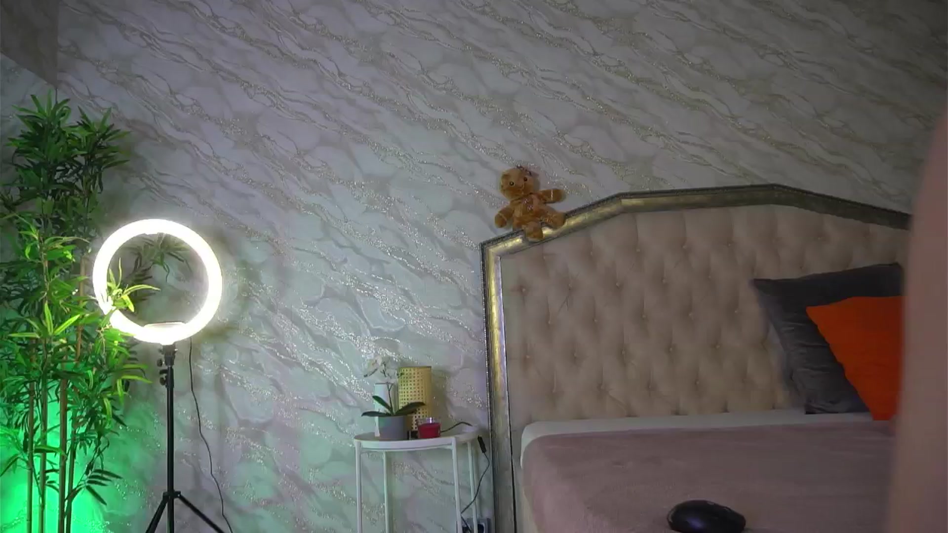 Gallery image thumbnail from KatelynSparks's myfreecams stream on, 03/26/2026, 12:44 image 1 of 20