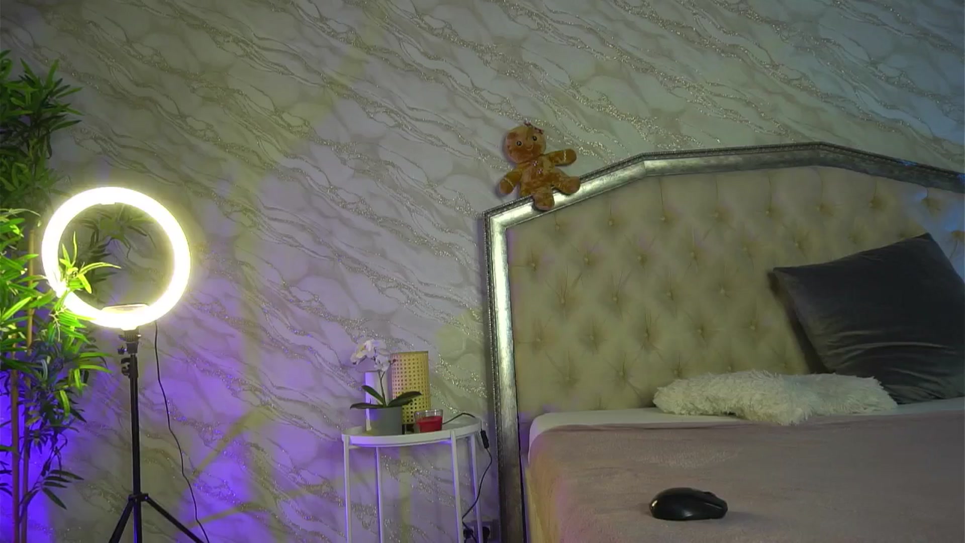 Gallery image thumbnail from KatelynSparks's myfreecams stream on, 04/01/2026, 12:06 image 8 of 20