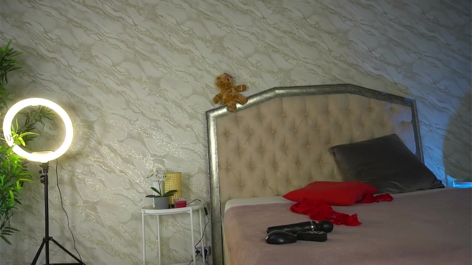 Gallery image thumbnail from KatelynSparks's myfreecams stream on, 04/07/2026, 13:09 image 1 of 20