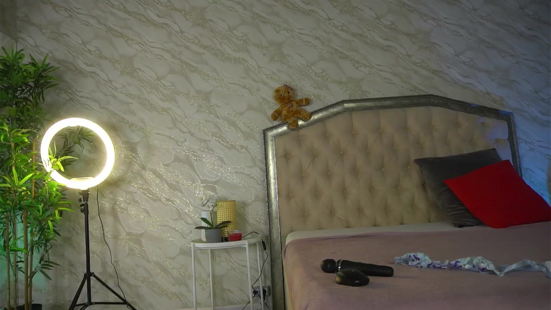 Gallery image thumbnail from KatelynSparks's myfreecams stream on, 04/09/2026, 12:15 image 11 of 20