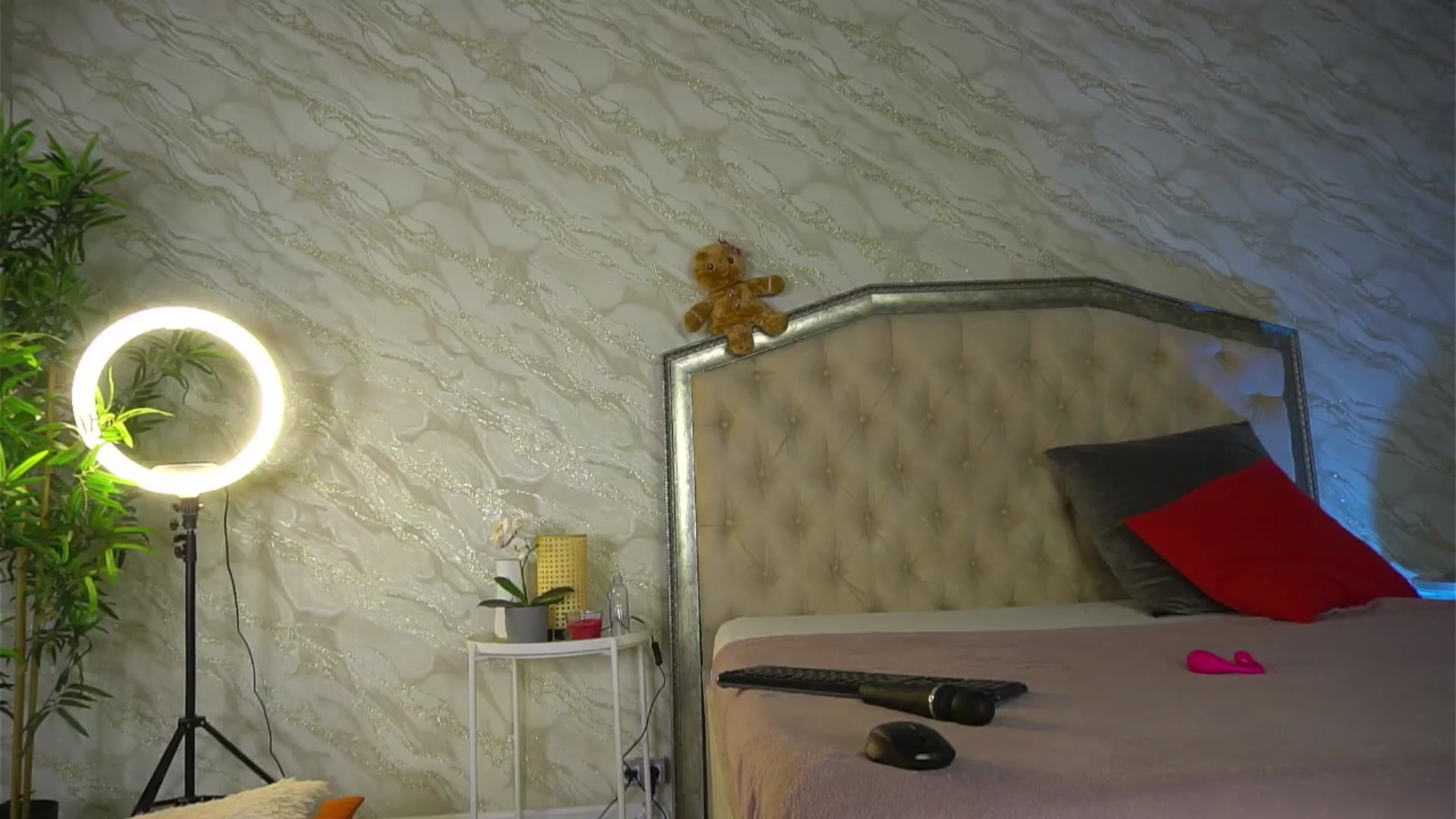 Gallery image thumbnail from KatelynSparks's myfreecams stream on, 04/14/2026, 08:46 image 17 of 20