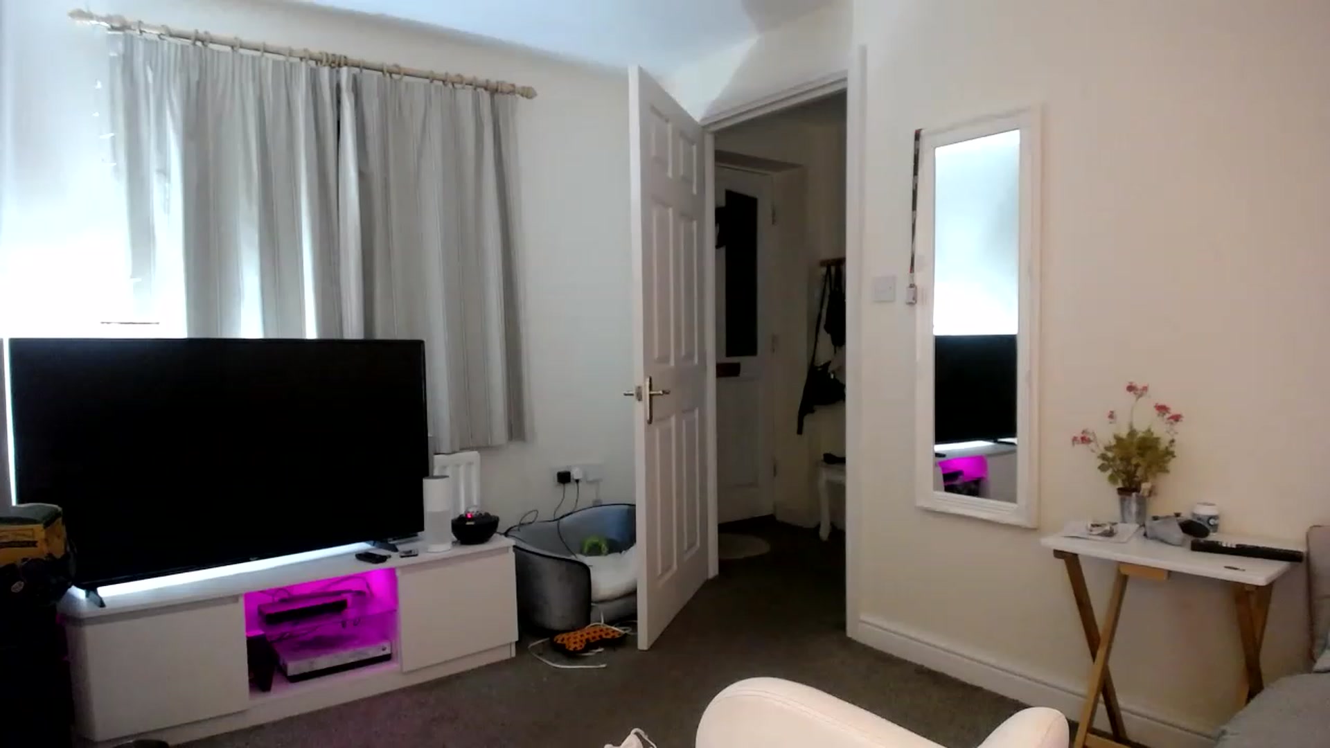 Gallery image thumbnail from KatesRoomUK's myfreecams stream on, 05/04/2023, 23:53 image 20 of 20