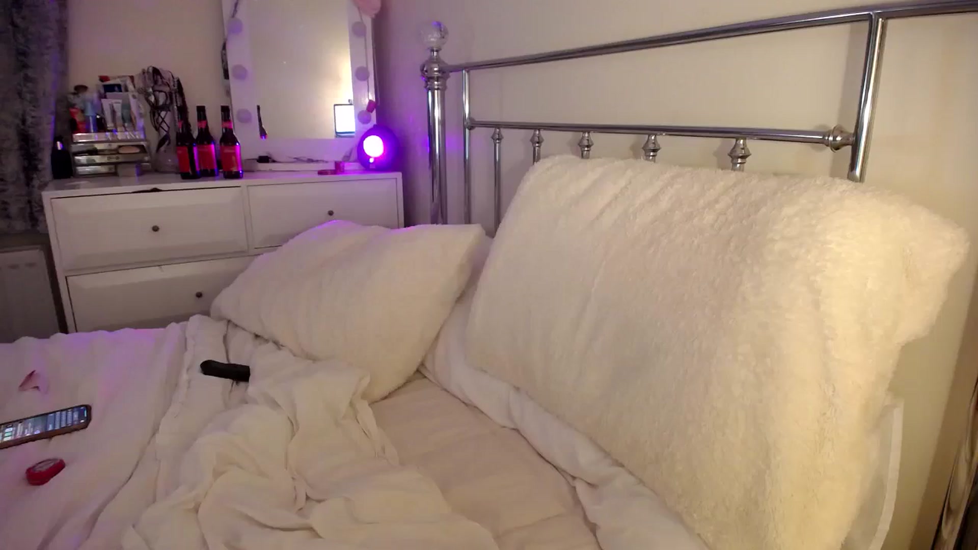 Gallery image thumbnail from KatesRoomUK's myfreecams stream on, 08/20/2023, 01:05 image 3 of 20