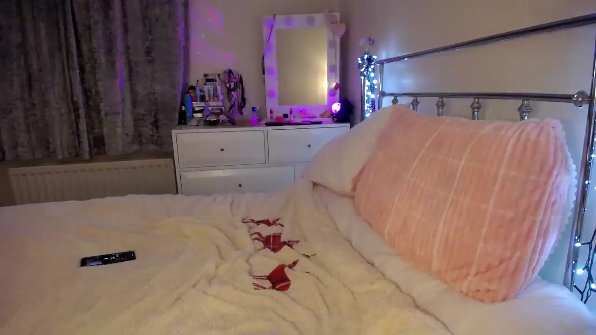 Gallery image thumbnail from KatesRoomUK's myfreecams stream on, 09/02/2023, 22:35 image 12 of 20
