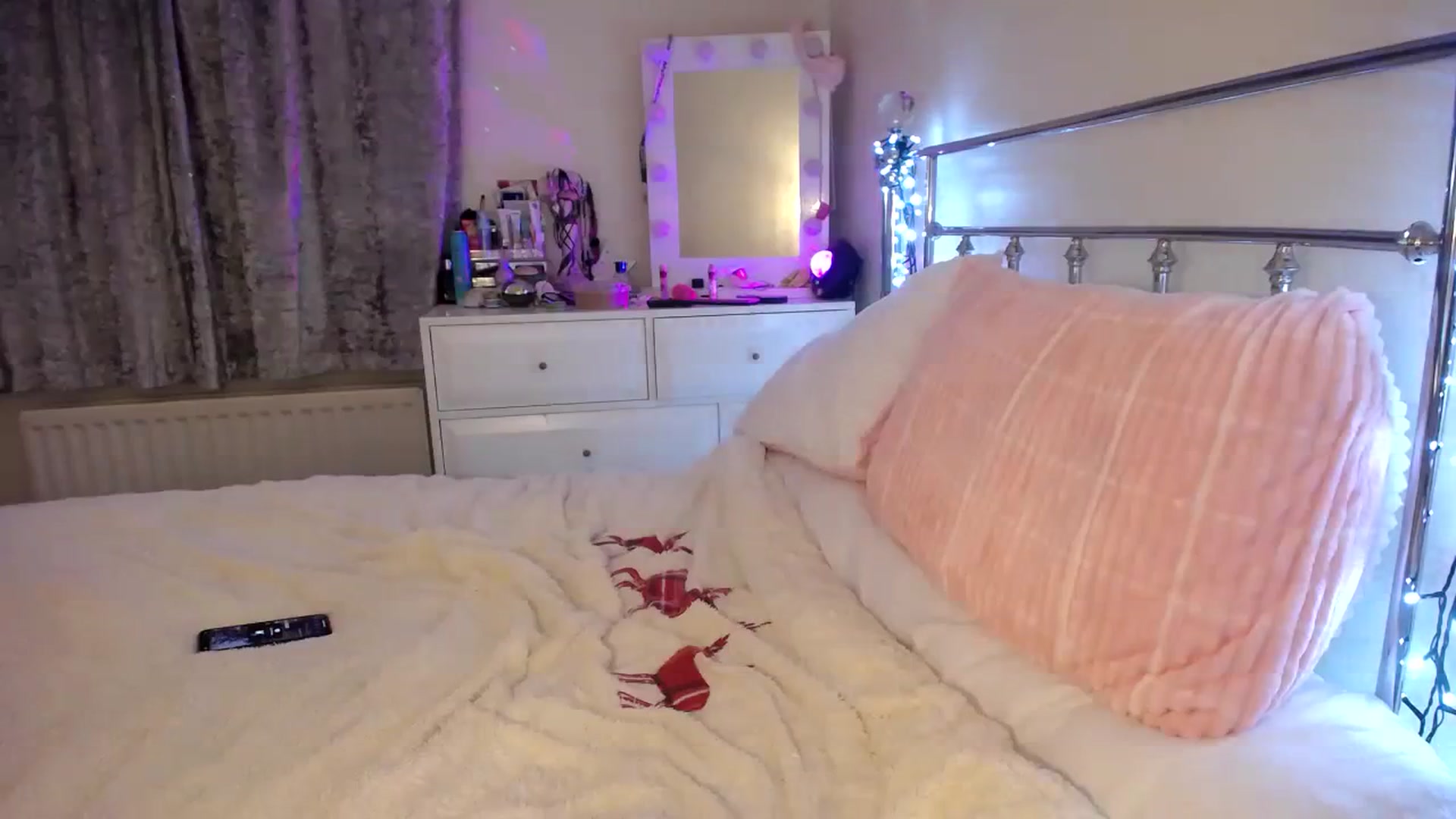 Gallery image thumbnail from KatesRoomUK's myfreecams stream on, 09/02/2023, 22:35 image 13 of 20