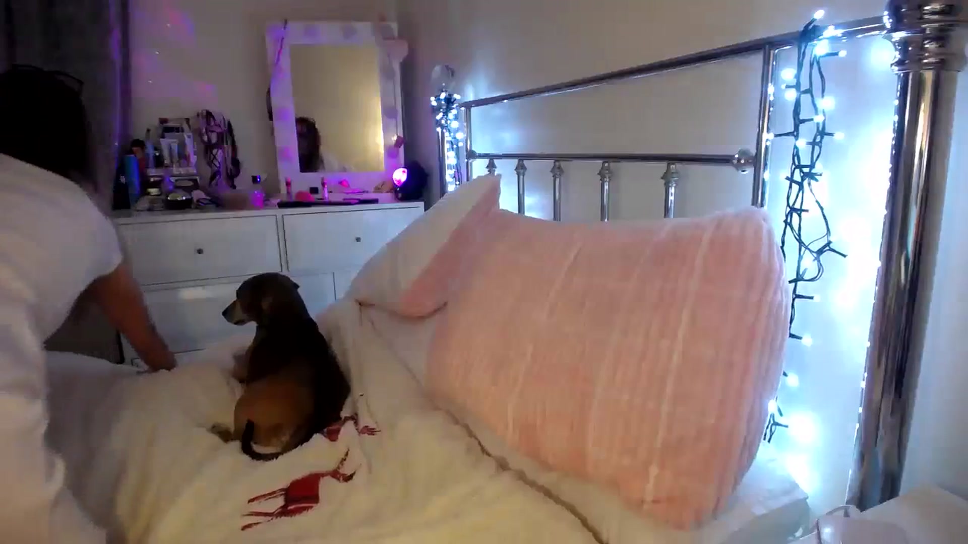 Gallery image thumbnail from KatesRoomUK's myfreecams stream on, 09/03/2023, 24:02 image 8 of 20