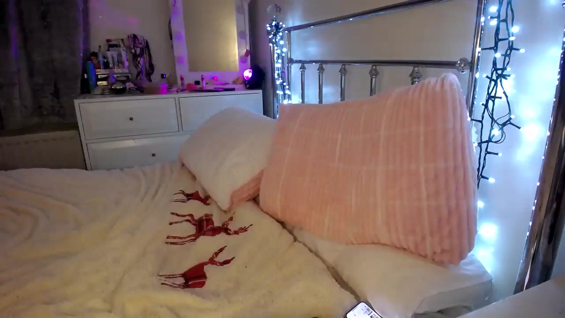 Gallery image thumbnail from KatesRoomUK's myfreecams stream on, 09/03/2023, 01:26 image 14 of 20