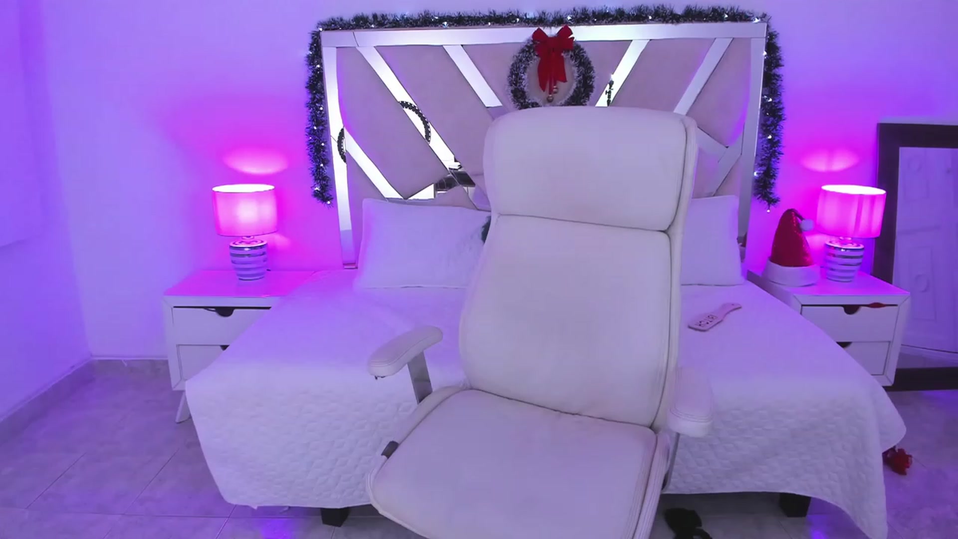 Gallery image thumbnail from Kathe_Lu's myfreecams stream on, 12/20/2023, 02:55 image 10 of 20