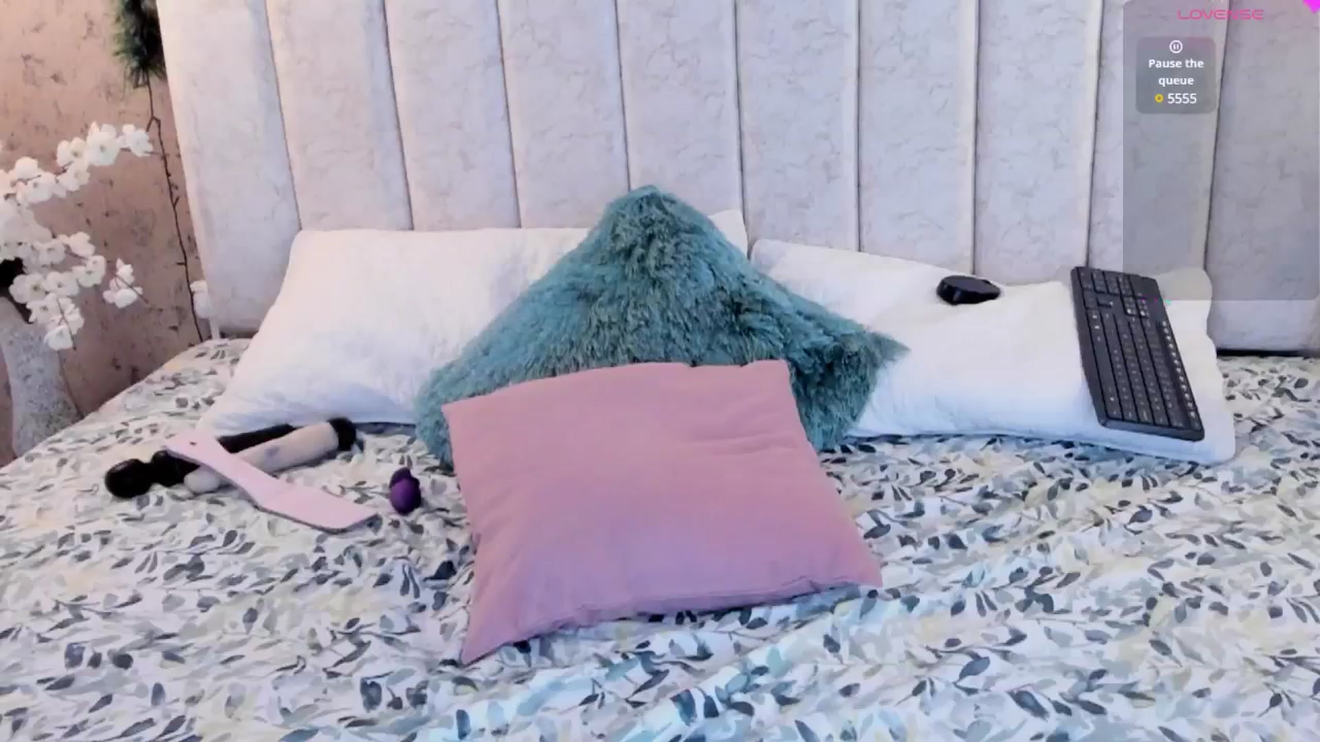 Gallery image thumbnail from Kathe_Lu's myfreecams stream on, 12/29/2024, 22:03 image 17 of 20