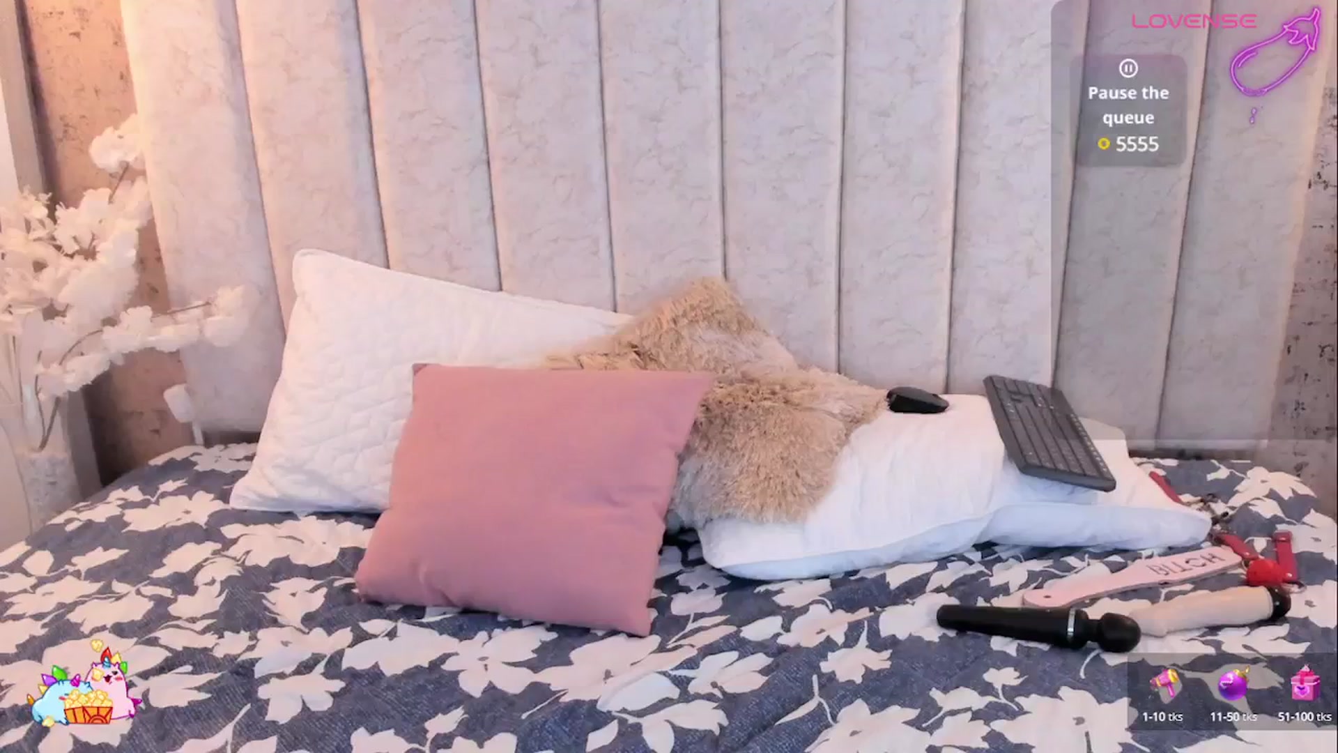 Gallery image thumbnail from Kathe_Lu's myfreecams stream on, 03/22/2025, 22:23 image 14 of 20