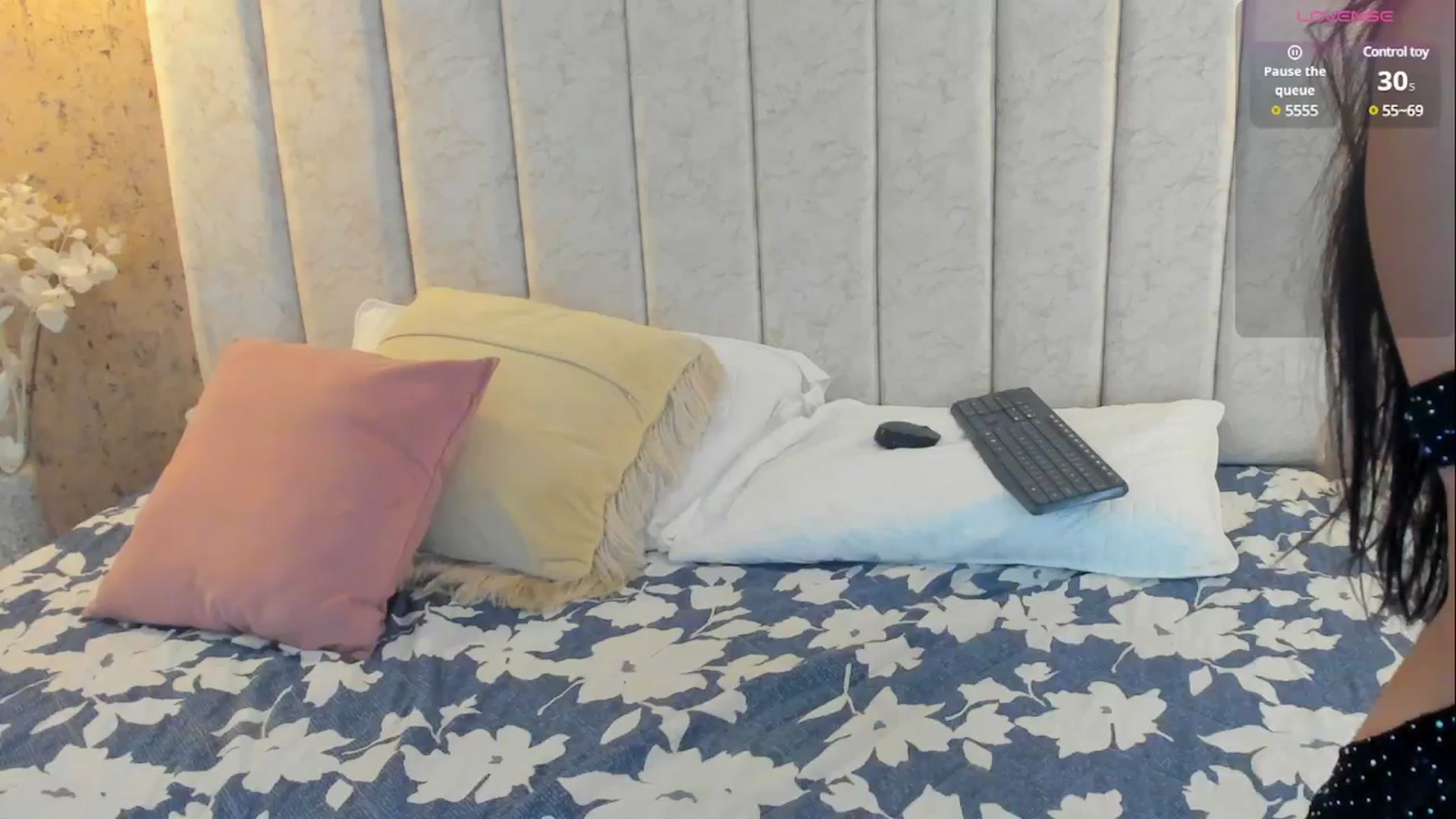 Gallery image thumbnail from Kathe_Lu's myfreecams stream on, 04/12/2025, 24:29 image 6 of 20