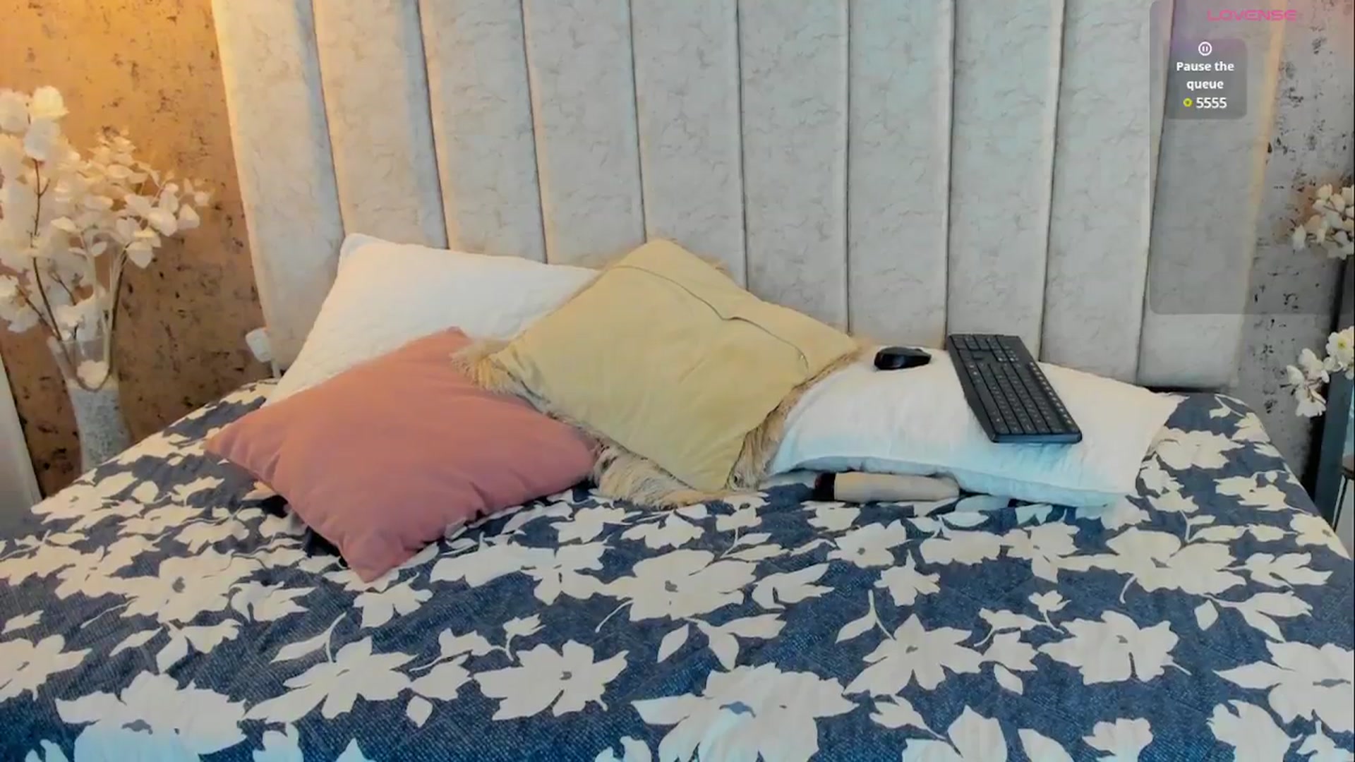 Gallery image thumbnail from Kathe_Lu's myfreecams stream on, 04/12/2025, 22:33 image 6 of 20