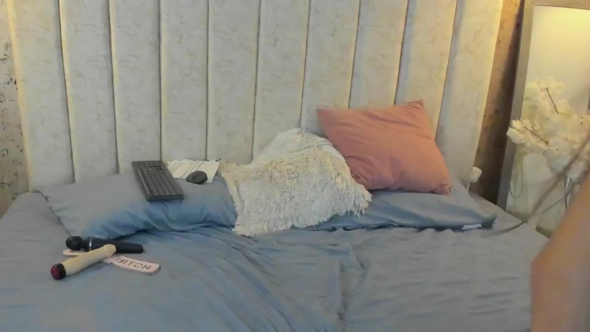 Gallery image thumbnail from Kathe_Lu's myfreecams stream on, 06/04/2025, 23:15 image 4 of 20
