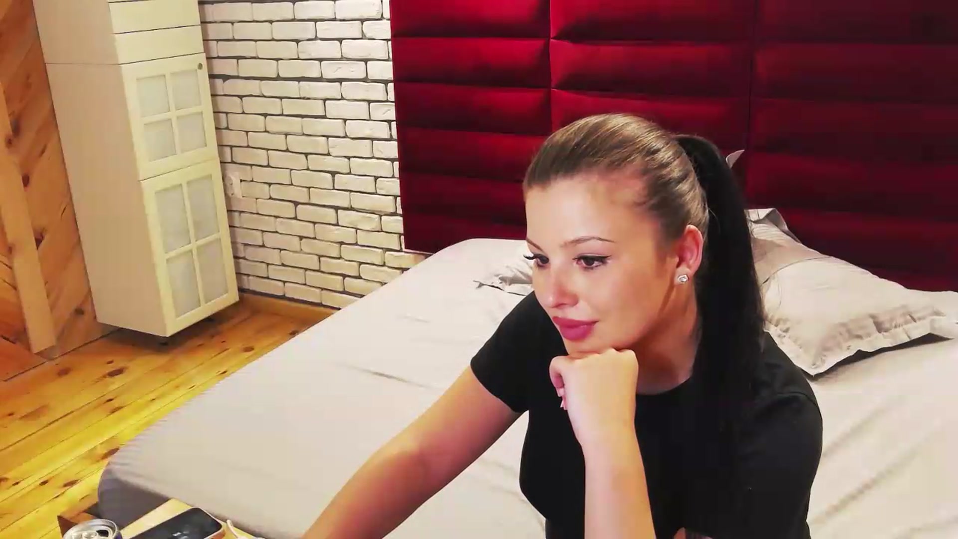 Gallery image thumbnail from Katherine's myfreecams stream on, 08/18/2026, 24:27 image 9 of 20