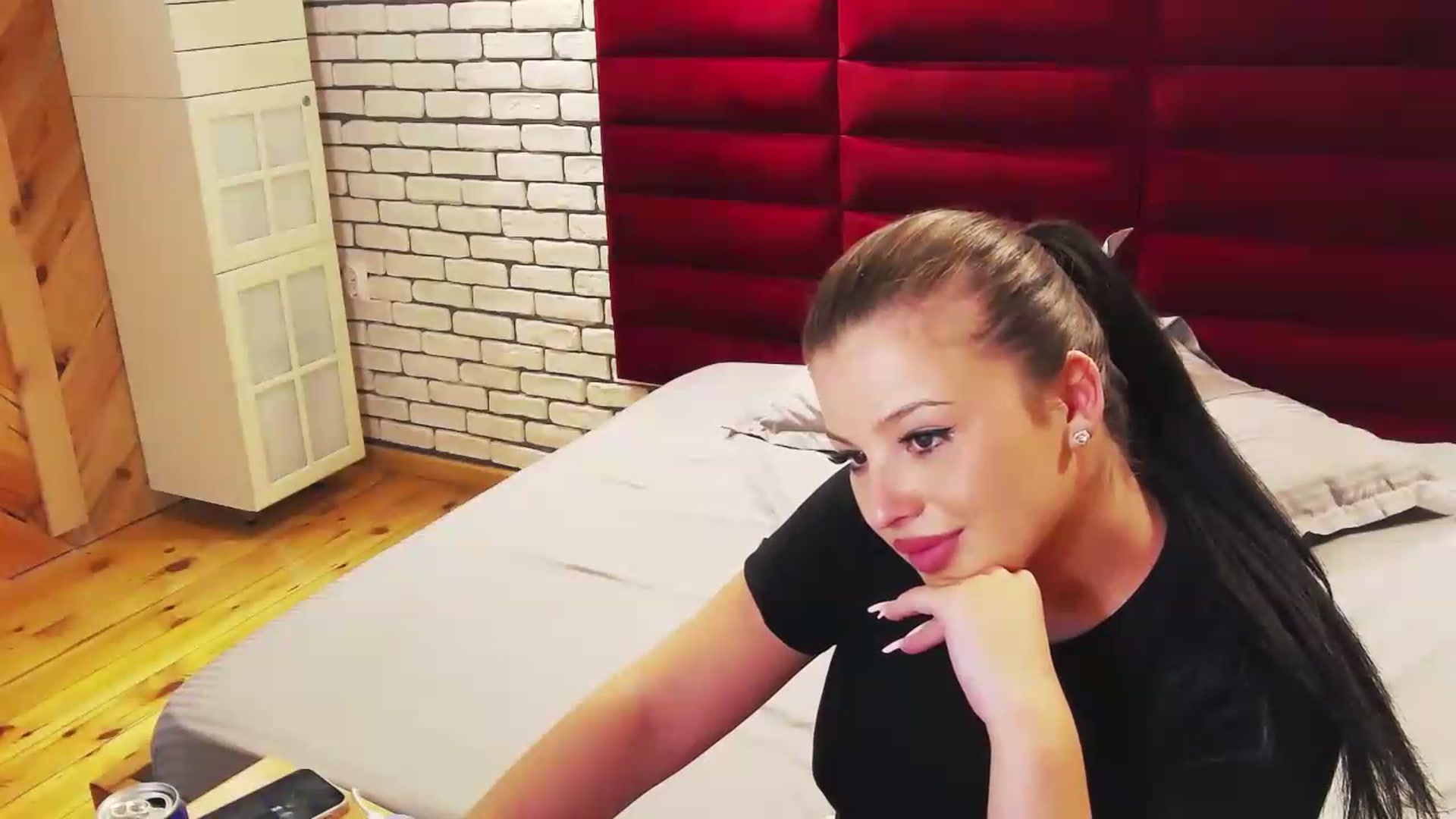 Gallery image thumbnail from Katherine's myfreecams stream on, 08/18/2026, 24:27 image 19 of 20