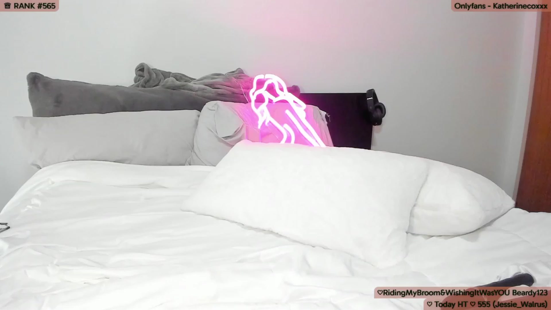 Gallery image thumbnail from KatherineCox's myfreecams stream on, 10/21/2023, 09:37 image 16 of 20