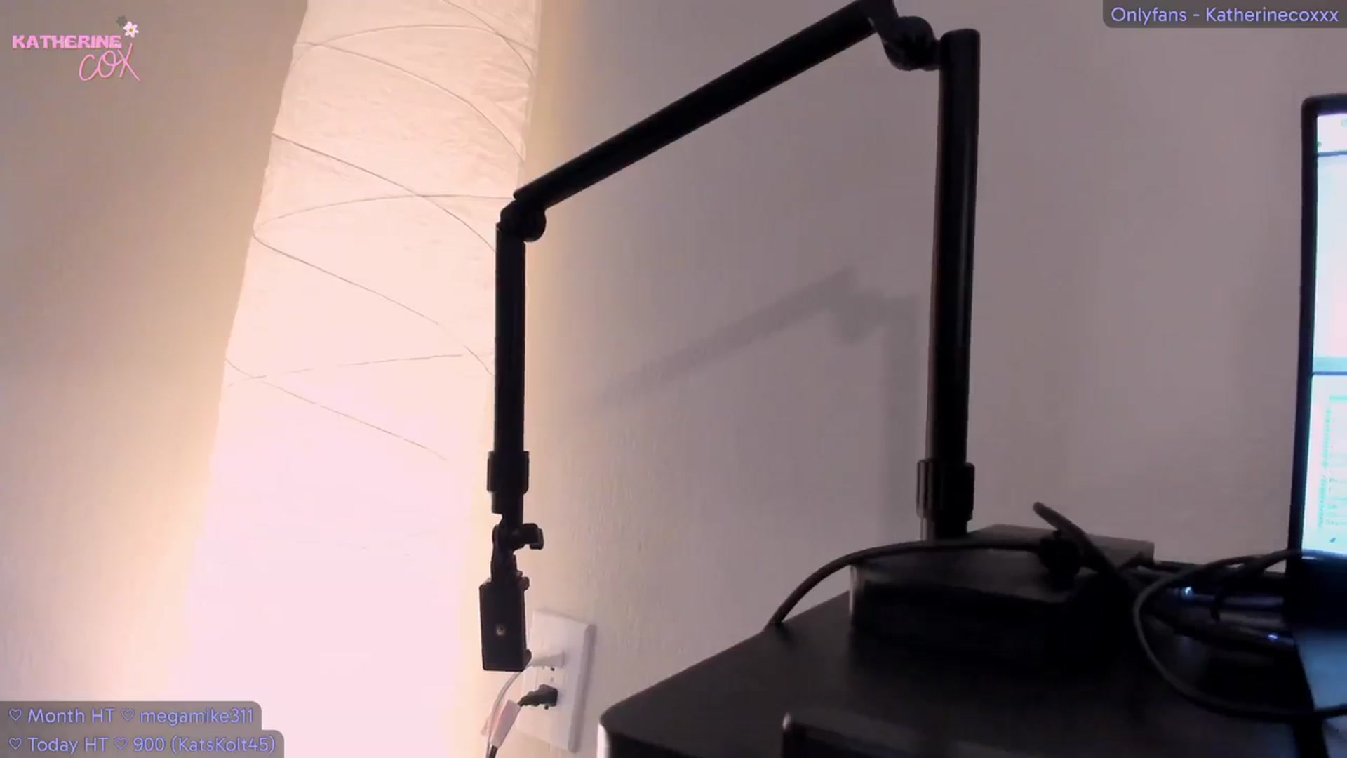 Gallery image thumbnail from KatherineCox's myfreecams stream on, 04/05/2024, 22:50 image 2 of 20