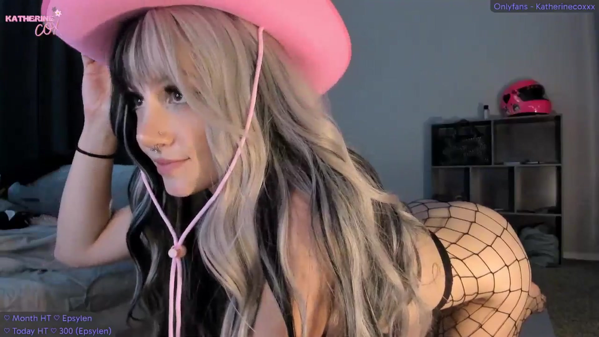 Gallery image thumbnail from KatherineCox's myfreecams stream on, 04/19/2024, 06:01 image 17 of 20