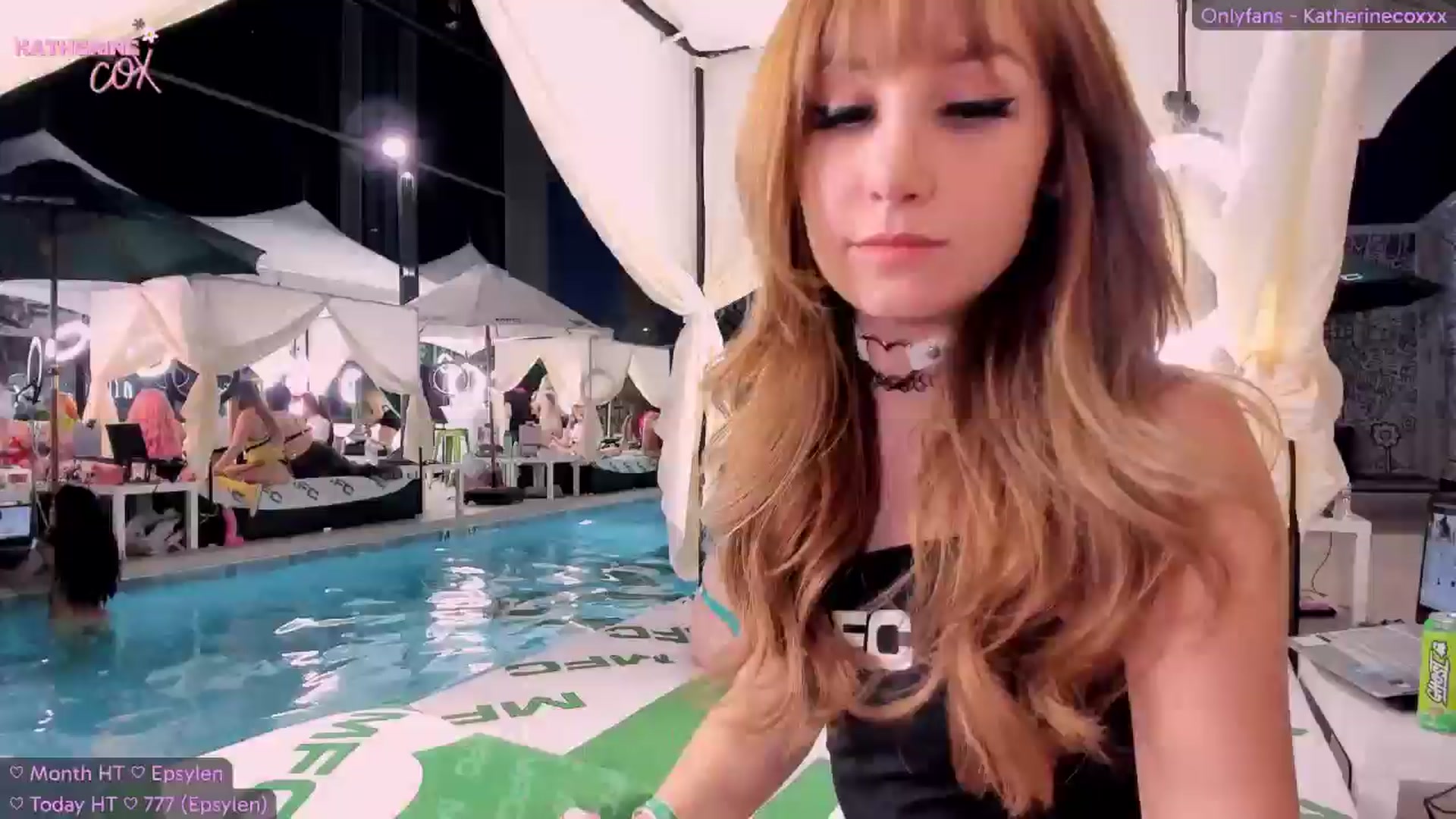 Gallery image thumbnail from KatherineCox's myfreecams stream on, 05/21/2024, 03:47 image 1 of 20