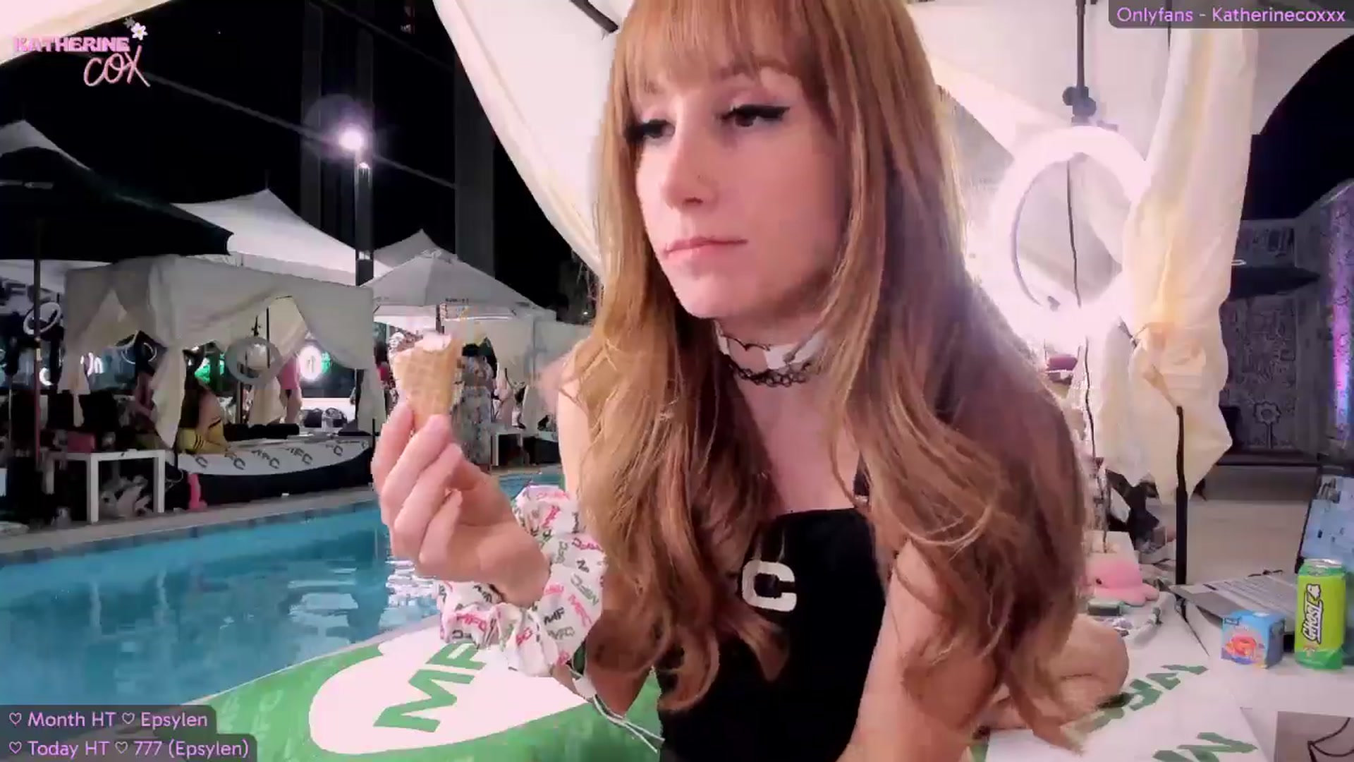 Gallery image thumbnail from KatherineCox's myfreecams stream on, 05/21/2024, 03:47 image 10 of 20