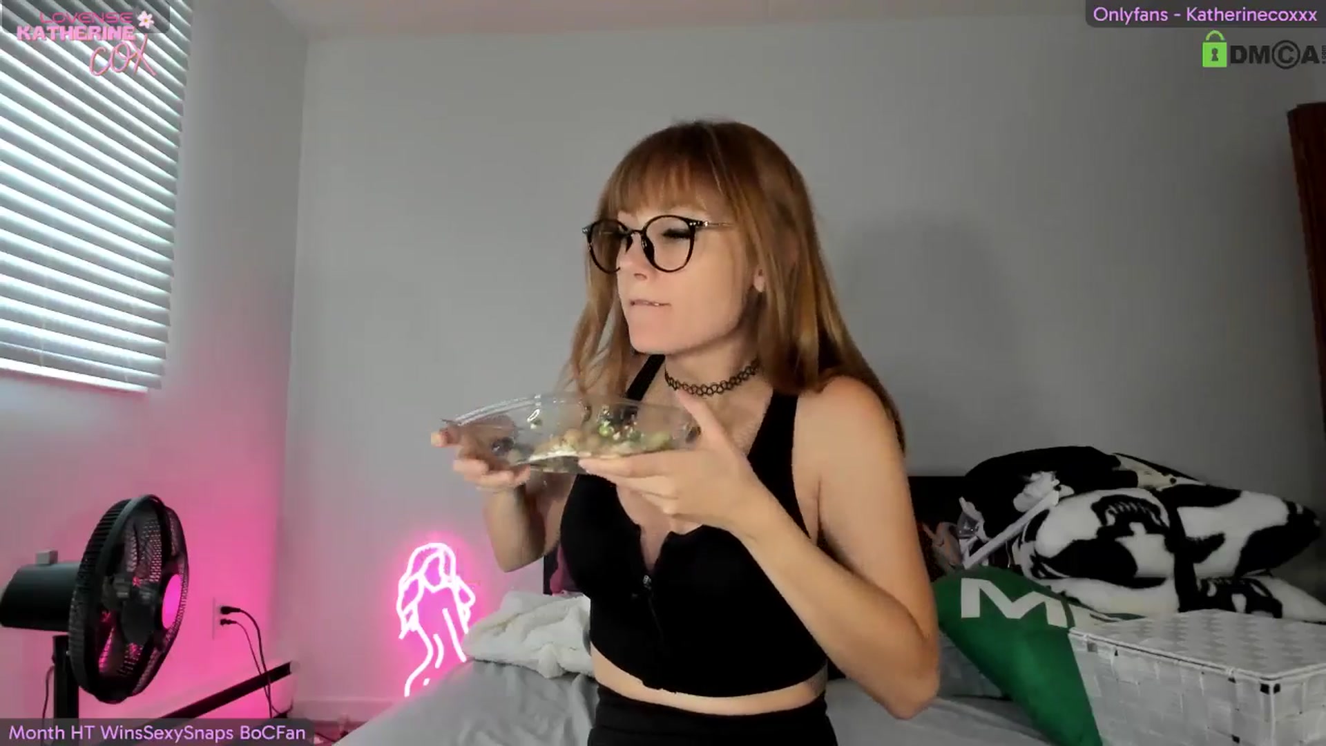 Gallery image thumbnail from KatherineCox's myfreecams stream on, 08/08/2024, 23:02 image 7 of 20