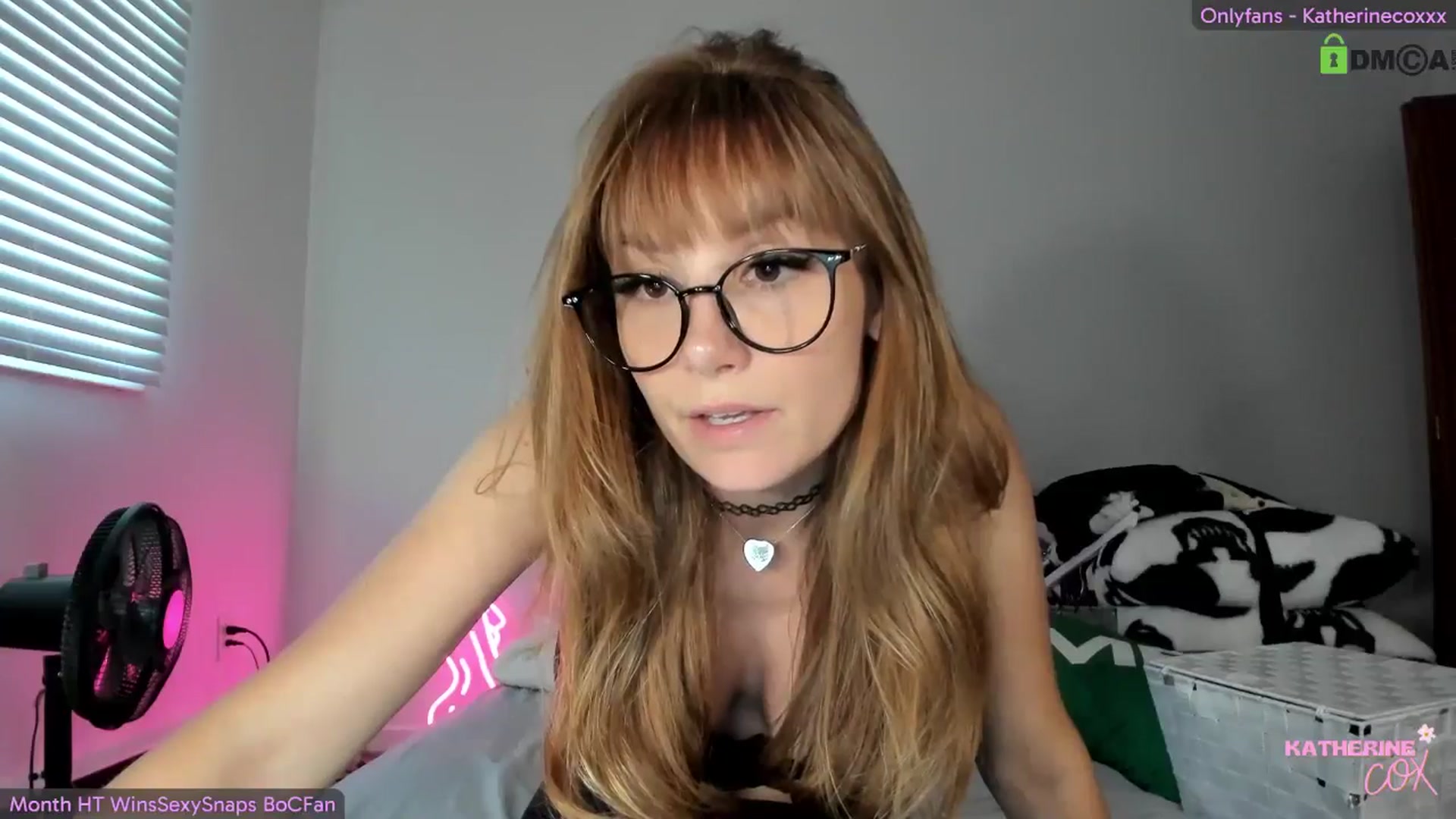 Gallery image thumbnail from KatherineCox's myfreecams stream on, 08/09/2024, 24:01 image 6 of 20