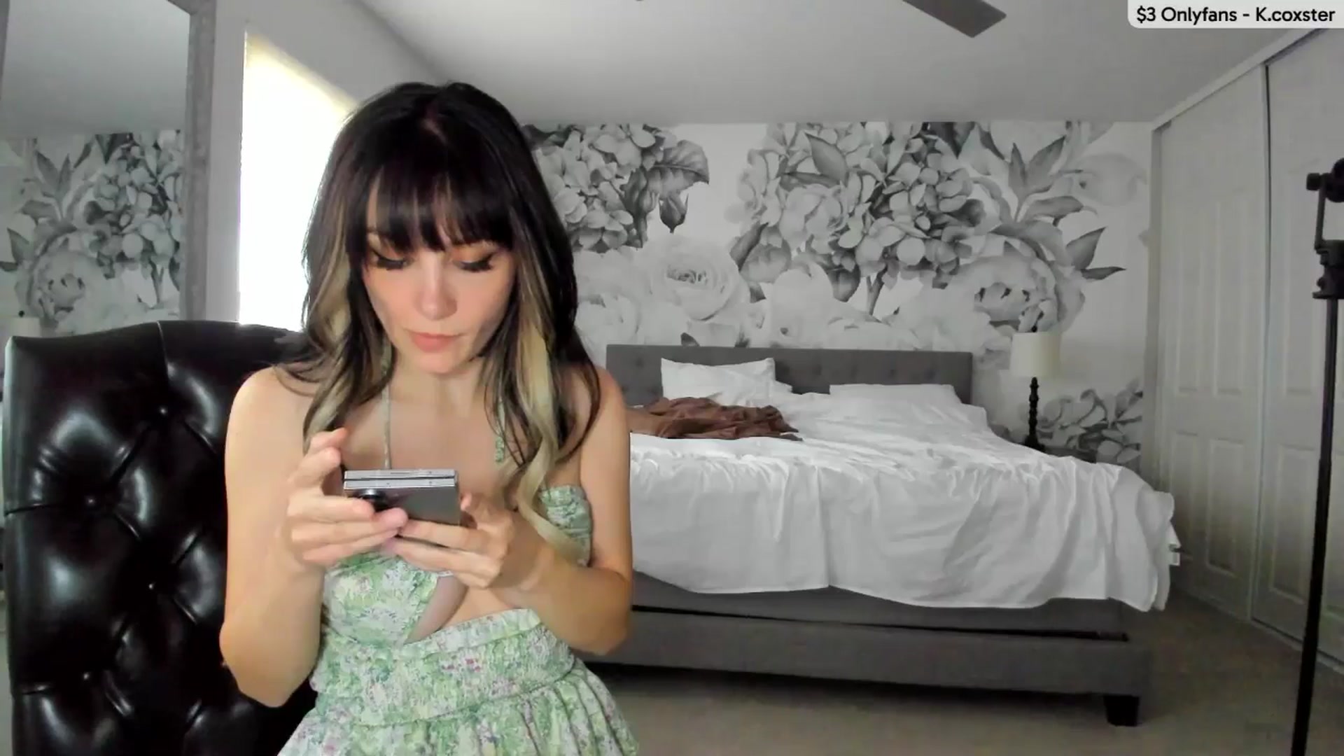 Gallery image thumbnail from KatherineCox's myfreecams stream on, 02/07/2025, 21:06 image 7 of 20