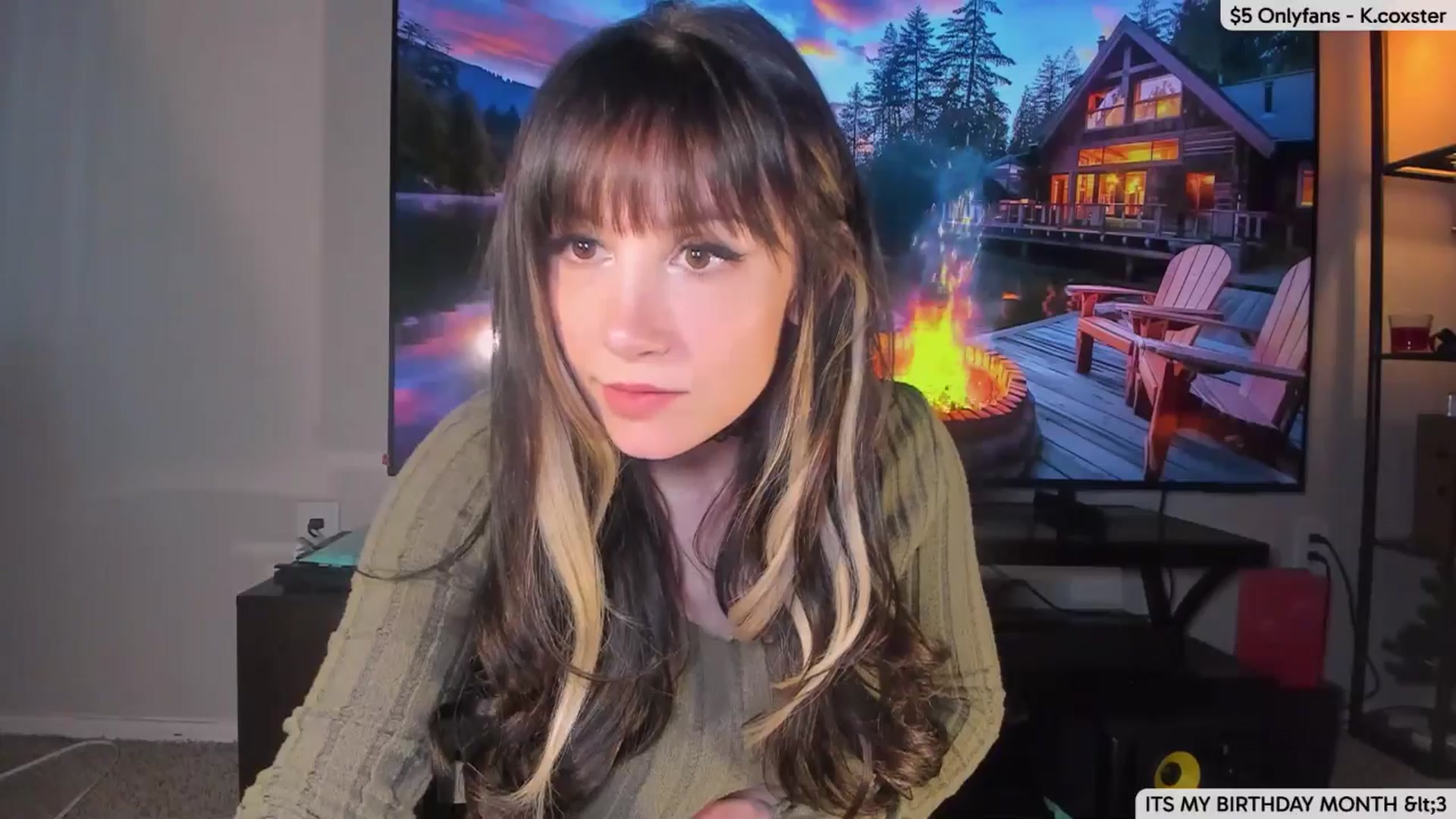 Gallery image thumbnail from KatherineCox's myfreecams stream on, 03/05/2025, 24:47 image 12 of 20