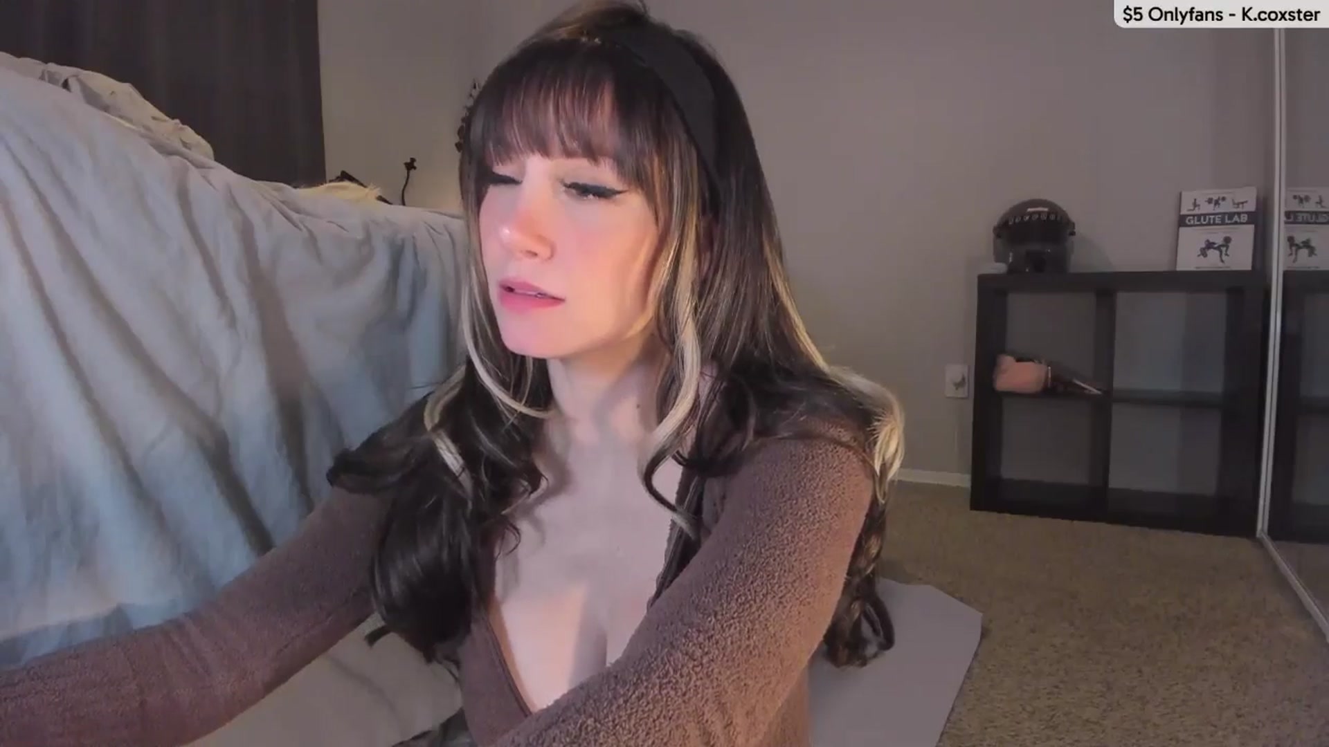 Gallery image thumbnail from KatherineCox's myfreecams stream on, 03/14/2025, 23:50 image 19 of 20