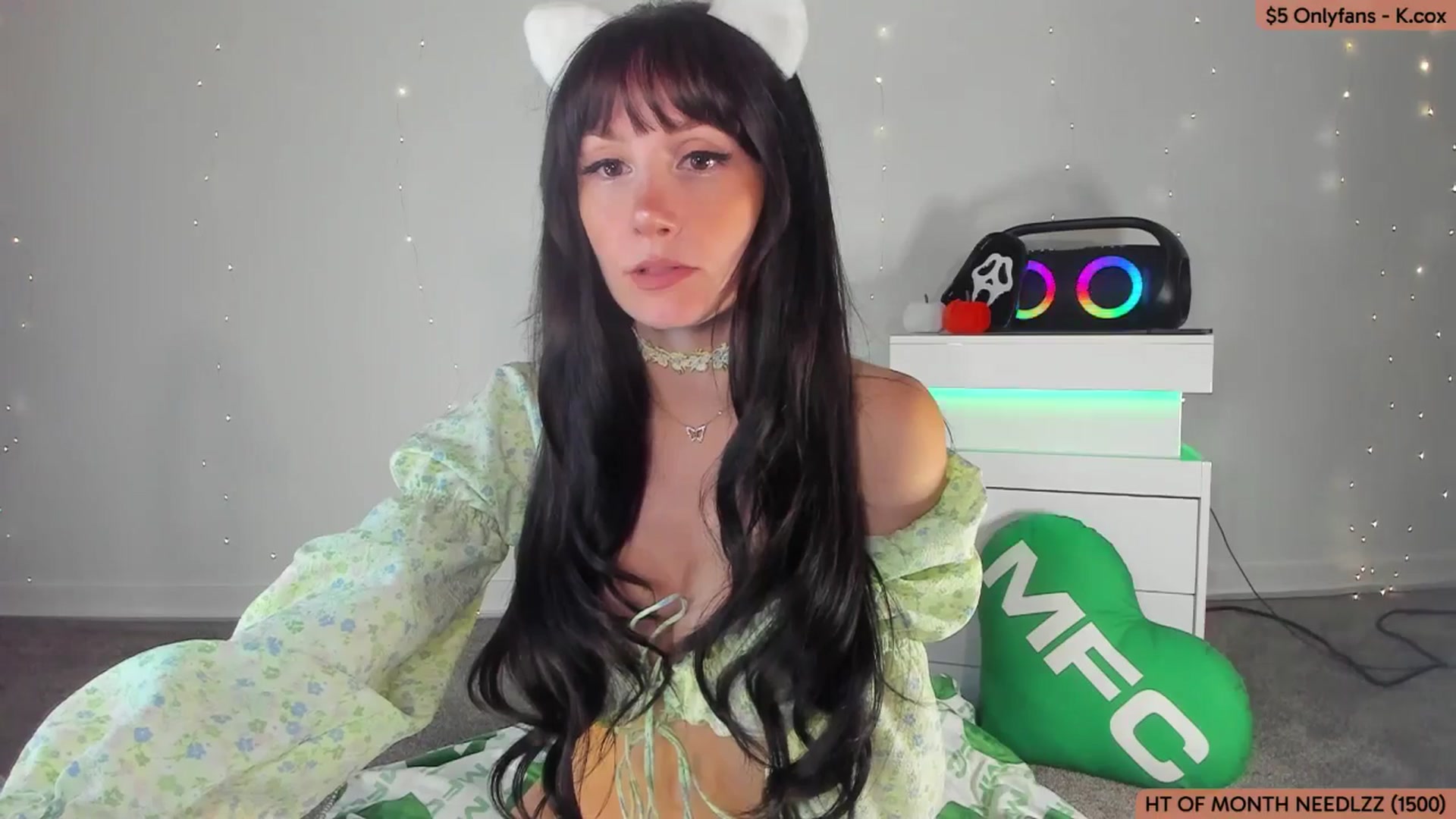Gallery image thumbnail from KatherineCox's myfreecams stream on, 10/18/2025, 01:49 image 16 of 20