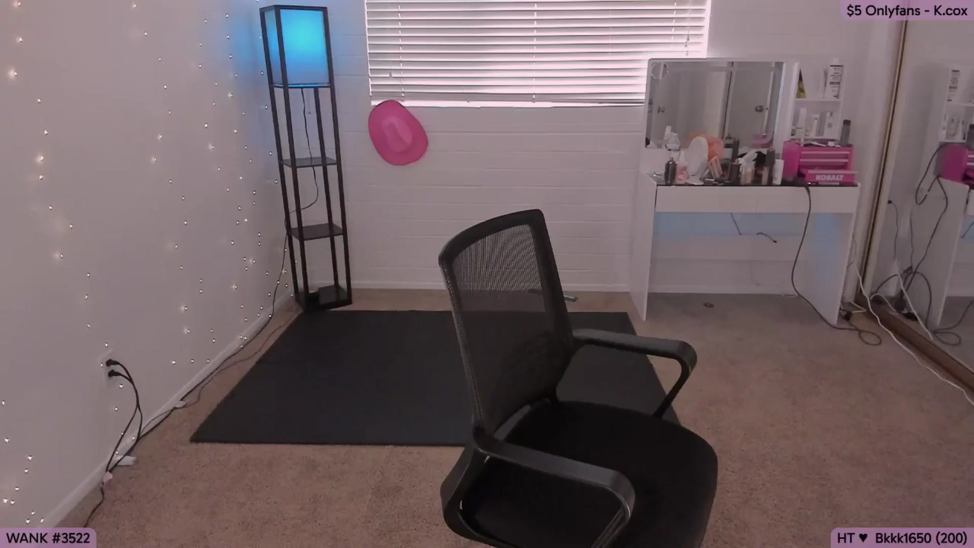 Gallery image thumbnail from KatherineCox's myfreecams stream on, 04/04/2026, 21:27 image 17 of 20