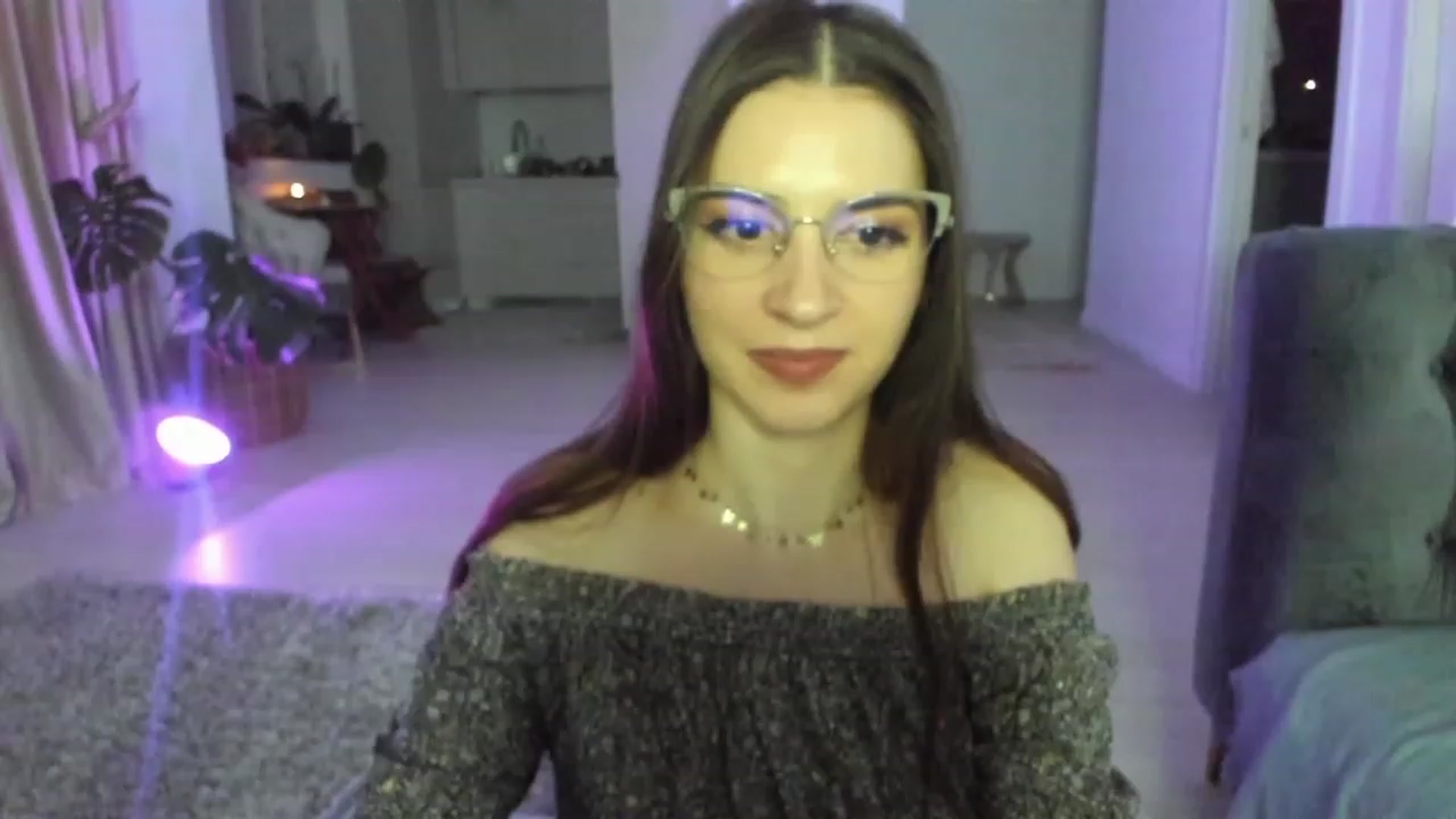 Gallery image thumbnail from Kathryn's myfreecams stream on, 12/18/2022, 21:23 image 8 of 20