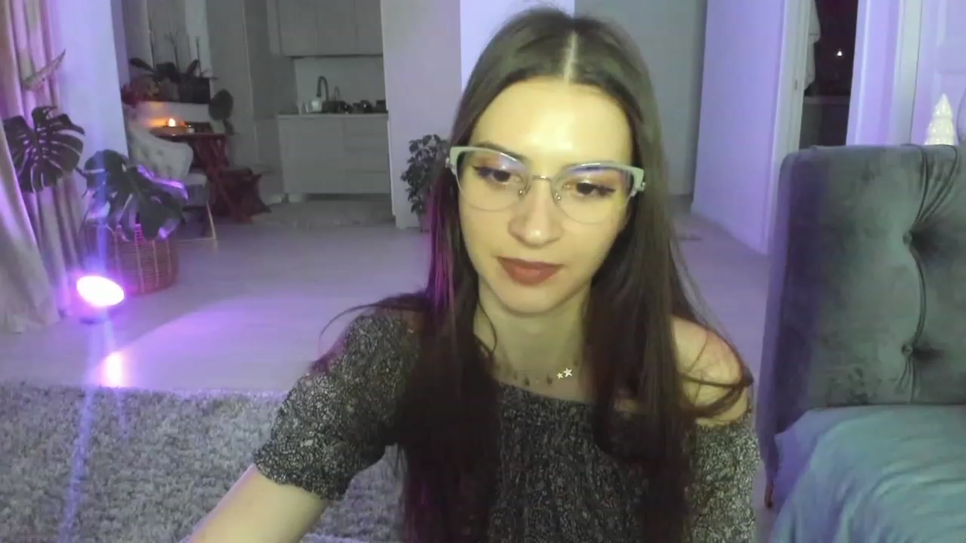 Gallery image thumbnail from Kathryn's myfreecams stream on, 12/18/2022, 21:23 image 17 of 20