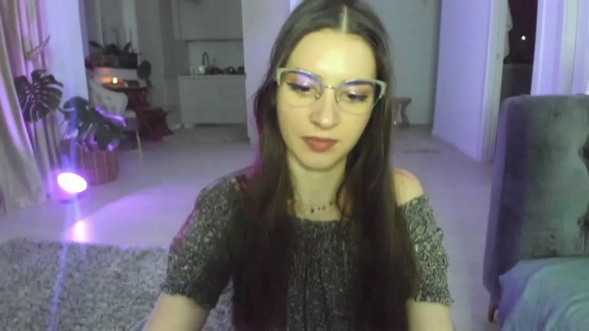 Gallery image thumbnail from Kathryn's myfreecams stream on, 12/18/2022, 21:23 image 4 of 20