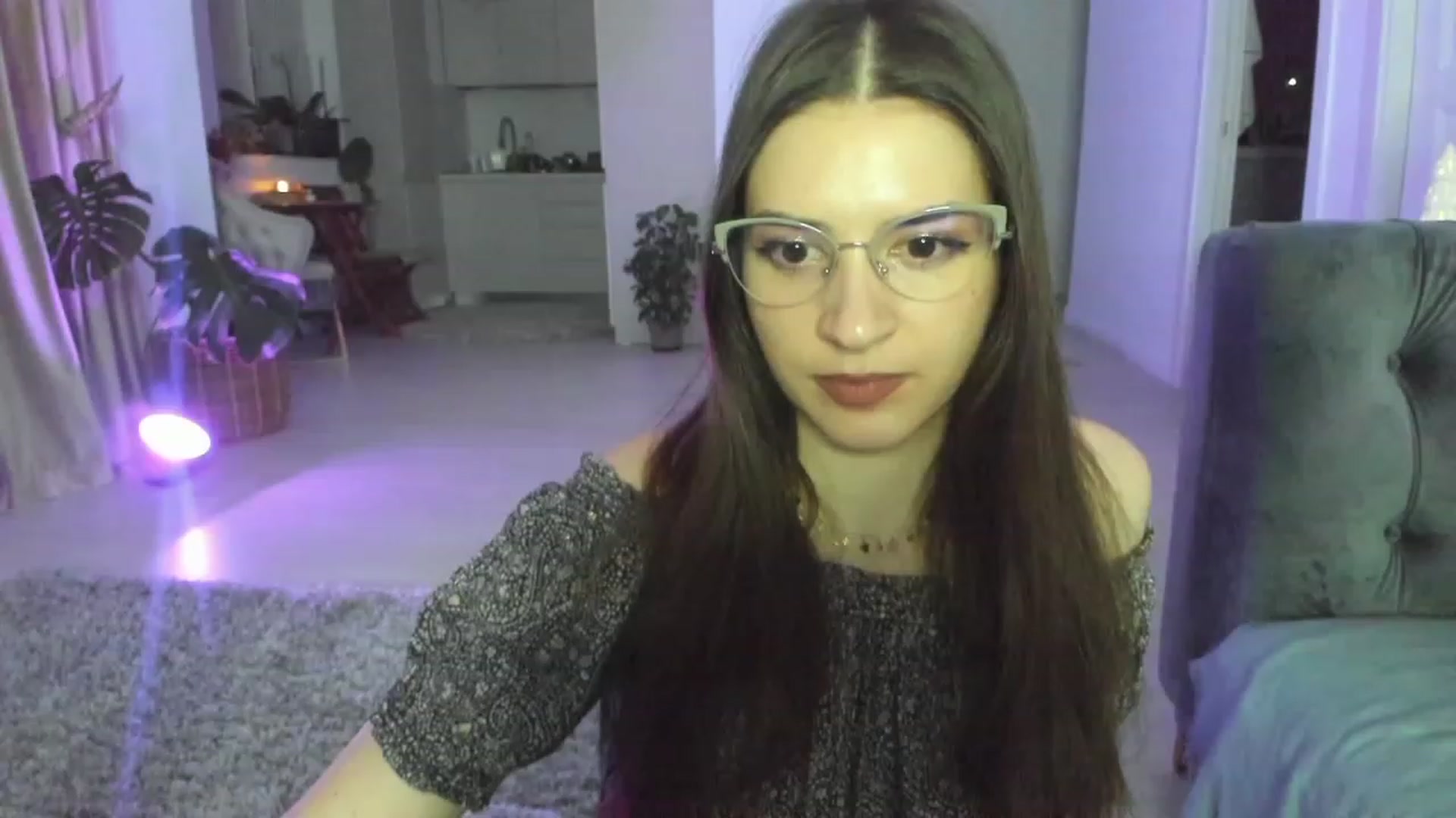 Gallery image thumbnail from Kathryn's myfreecams stream on, 12/18/2022, 21:23 image 14 of 20