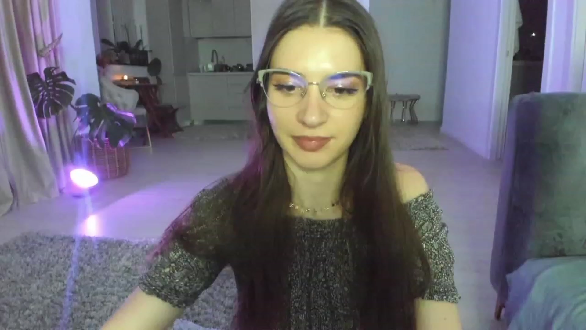 Gallery image thumbnail from Kathryn's myfreecams stream on, 12/18/2022, 21:23 image 3 of 20