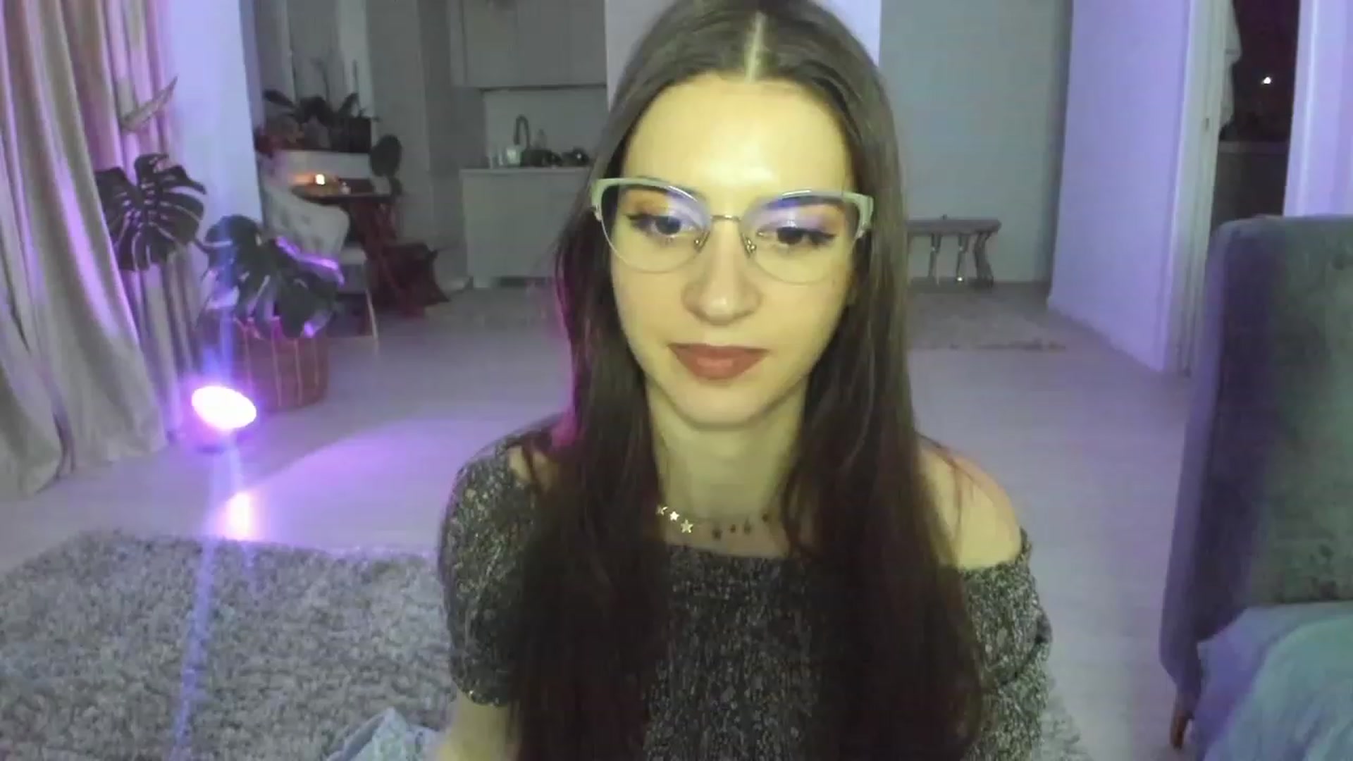 Gallery image thumbnail from Kathryn's myfreecams stream on, 12/18/2022, 21:23 image 5 of 20