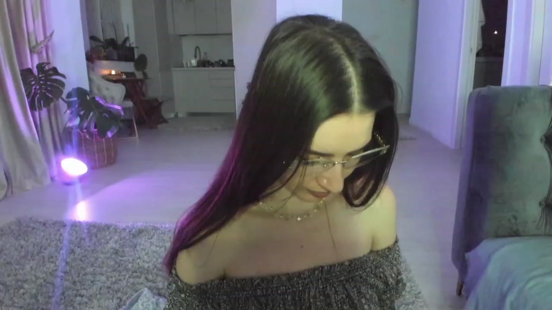 Gallery image thumbnail from Kathryn's myfreecams stream on, 12/18/2022, 21:23 image 6 of 20
