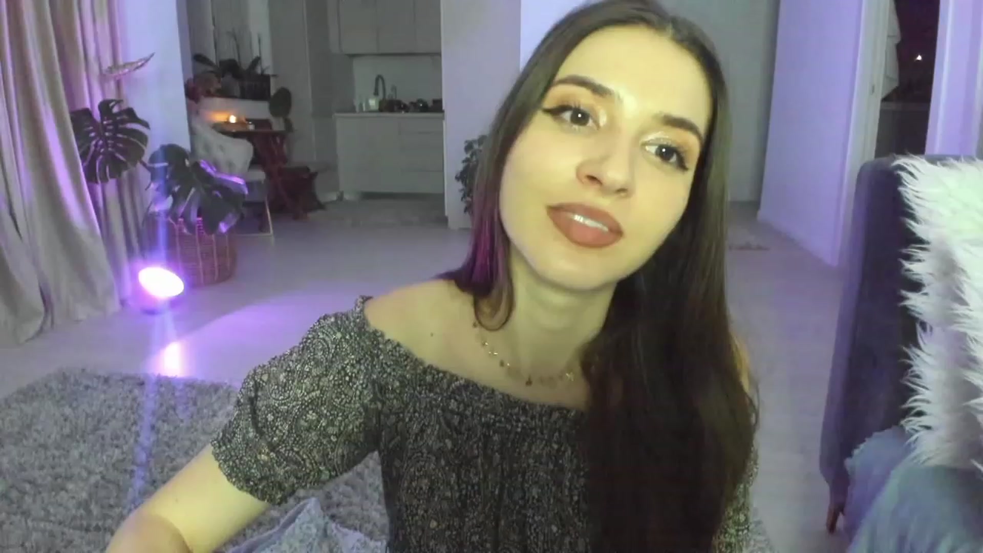 Gallery image thumbnail from Kathryn's myfreecams stream on, 12/18/2022, 22:57 image 4 of 20