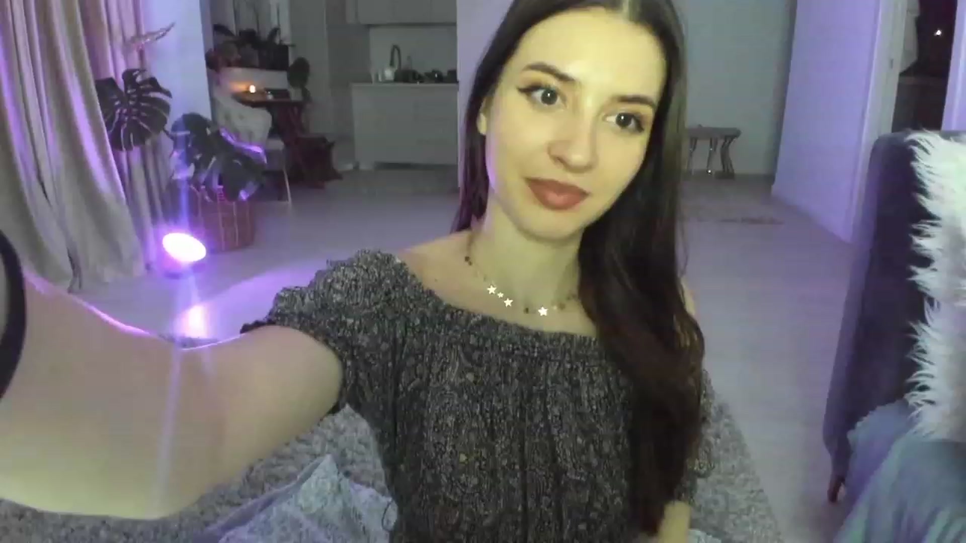 Gallery image thumbnail from Kathryn's myfreecams stream on, 12/18/2022, 22:57 image 2 of 20