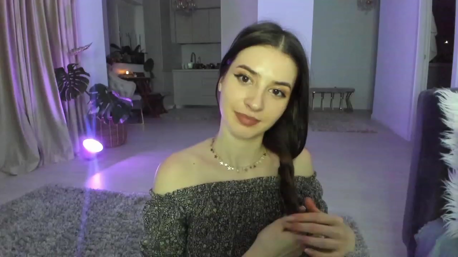 Gallery image thumbnail from Kathryn's myfreecams stream on, 12/18/2022, 22:57 image 1 of 20