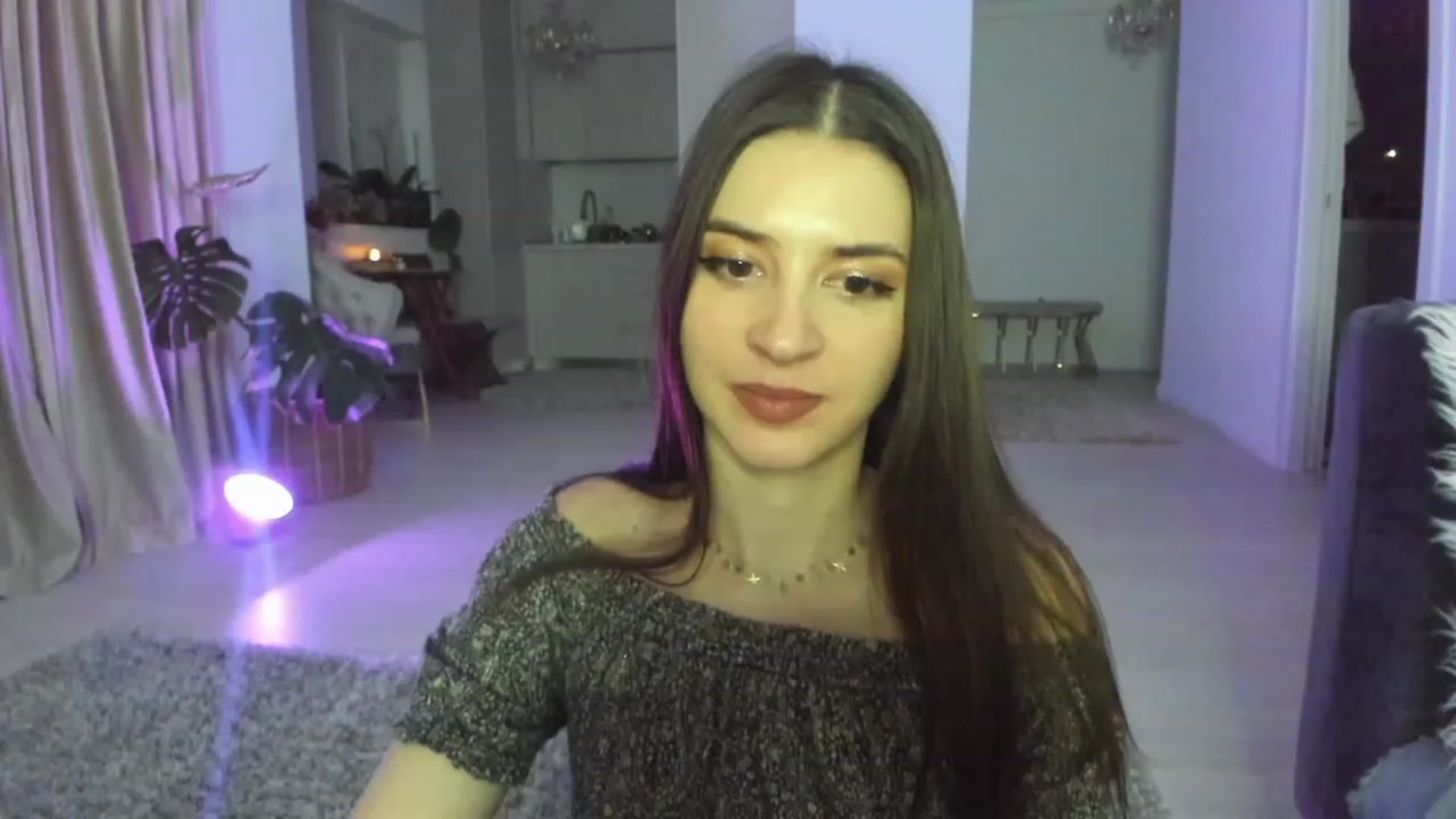 Gallery image thumbnail from Kathryn's myfreecams stream on, 12/18/2022, 22:57 image 17 of 20