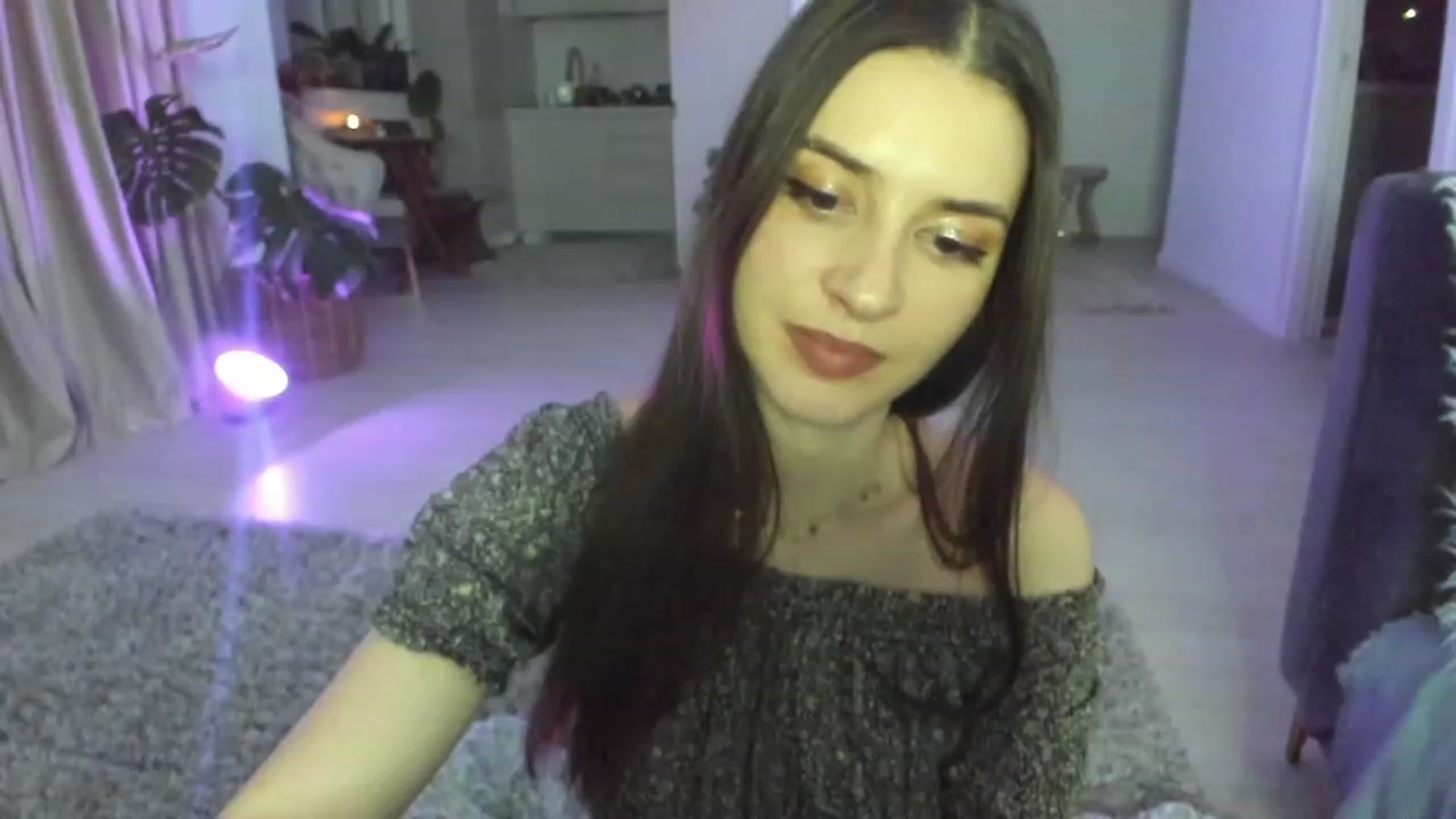 Gallery image thumbnail from Kathryn's myfreecams stream on, 12/18/2022, 22:57 image 19 of 20