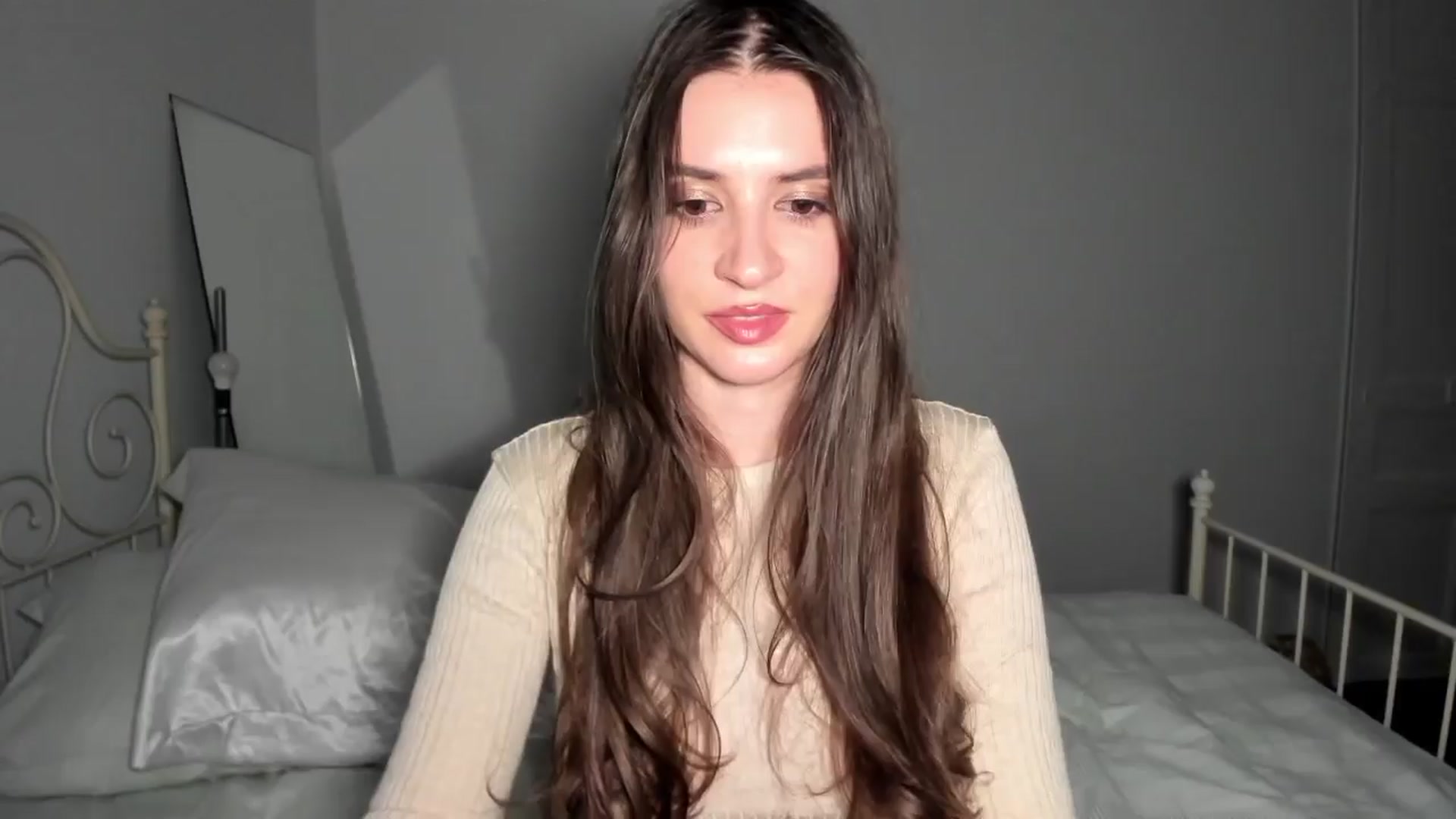 Gallery image thumbnail from Kathryn's myfreecams stream on, 03/24/2024, 01:16 image 17 of 20