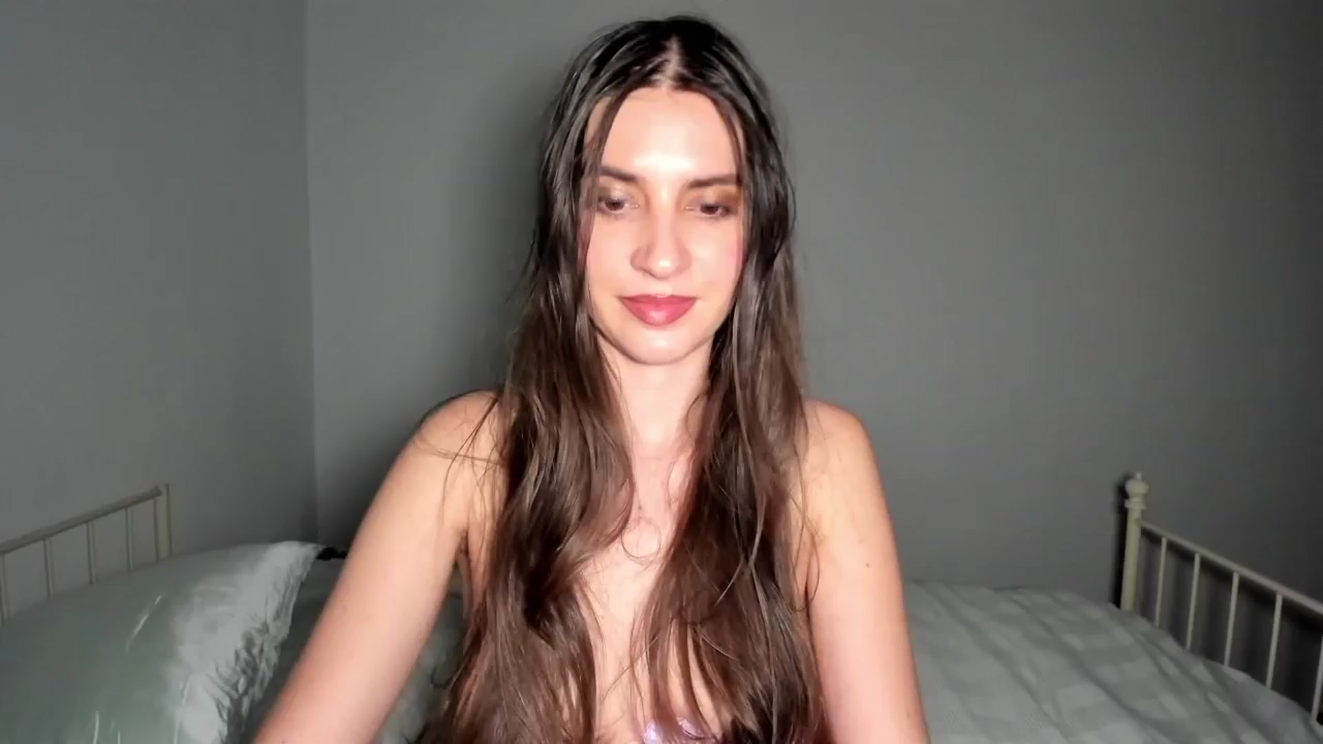 Gallery image thumbnail from Kathryn's myfreecams stream on, 03/26/2024, 23:28 image 2 of 20