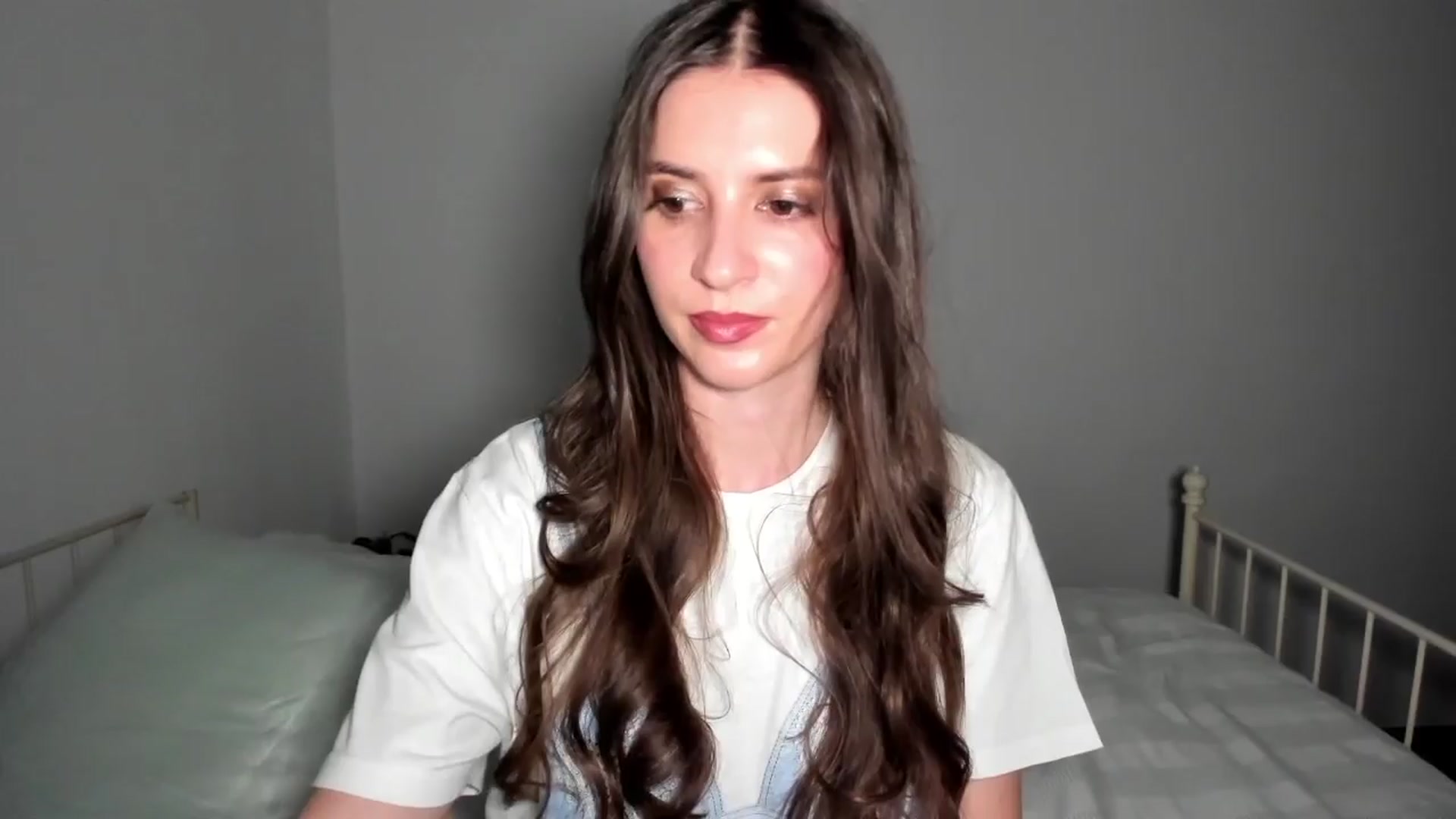 Gallery image thumbnail from Kathryn's myfreecams stream on, 03/27/2024, 23:25 image 18 of 20