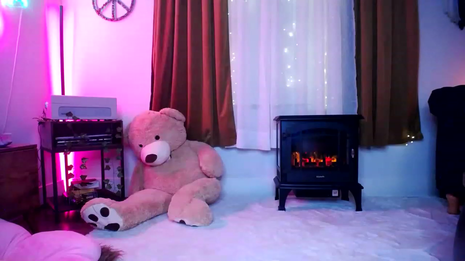 Gallery image thumbnail from KathrynMae's myfreecams stream on, 12/06/2022, 03:46 image 14 of 20